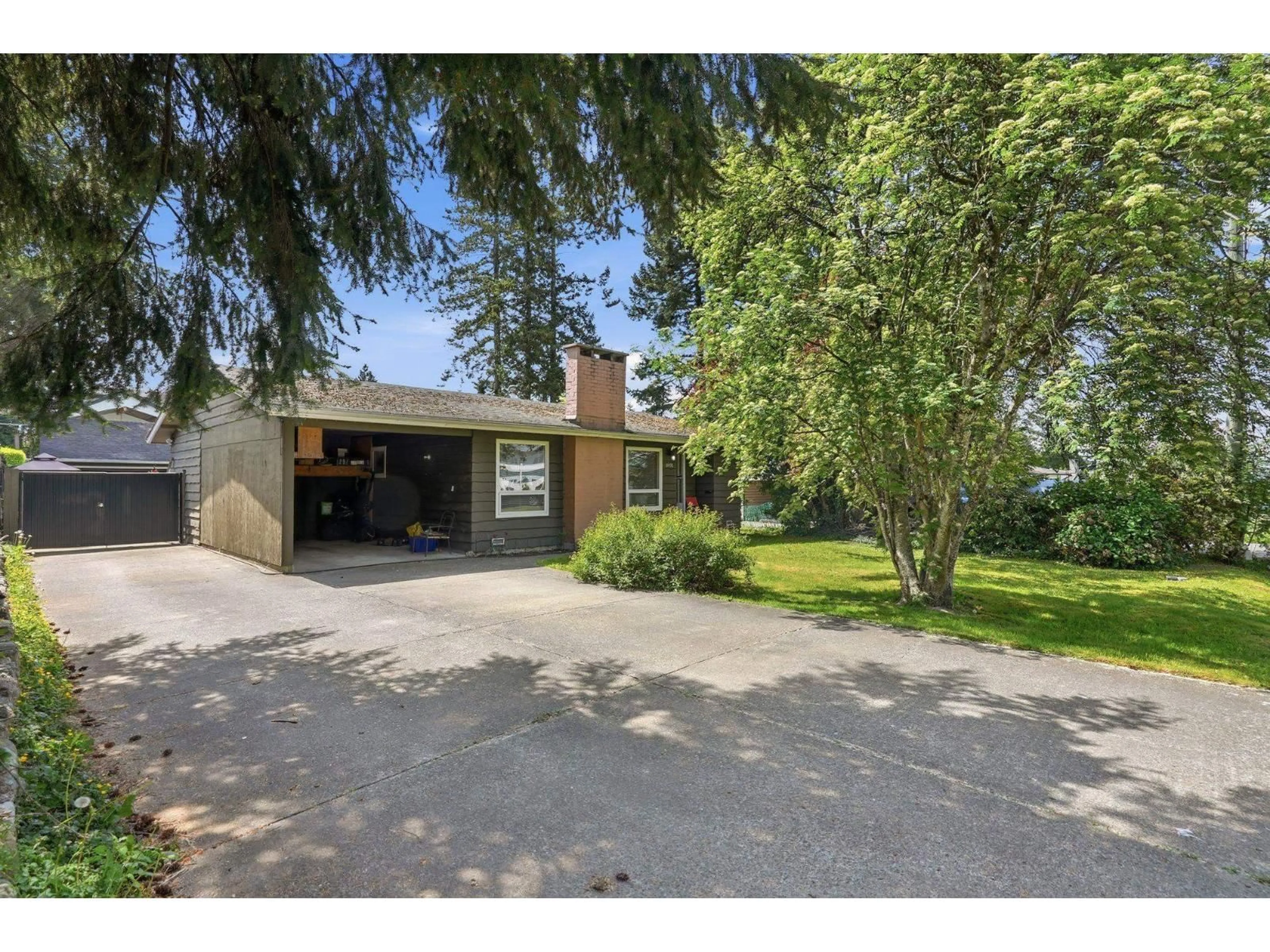 A pic from outside/outdoor area/front of a property/back of a property/a pic from drone, street for 11470 95 AVENUE, Delta British Columbia V4C3T2