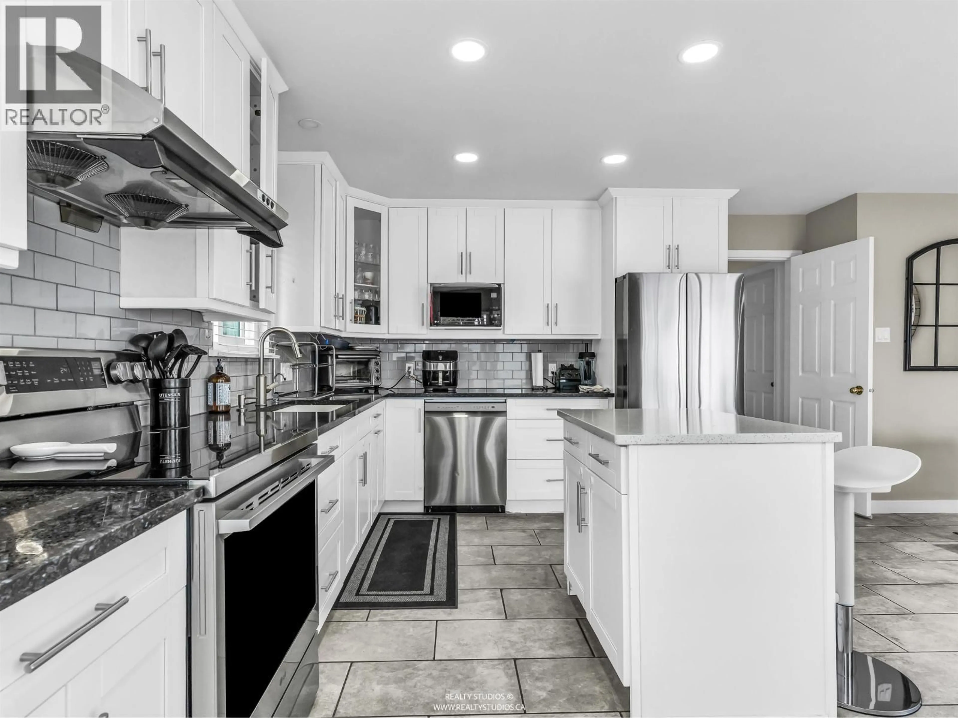 Open concept kitchen, ceramic/tile floor for 20 - 9731 CAPELLA DRIVE, Richmond British Columbia V6X3R1