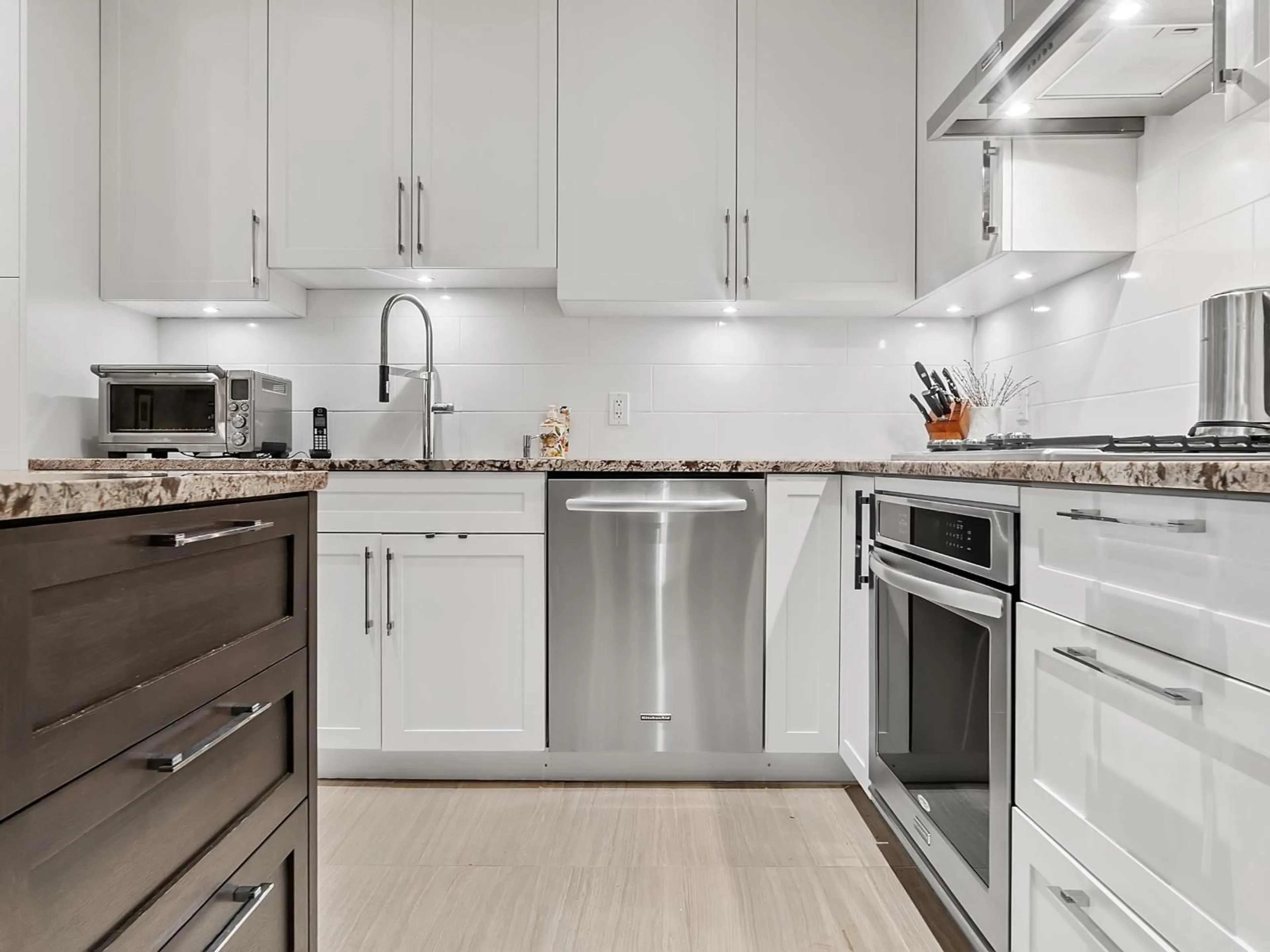 Unknown for 412 - 15360 20 AVENUE, Surrey British Columbia V4A2A3