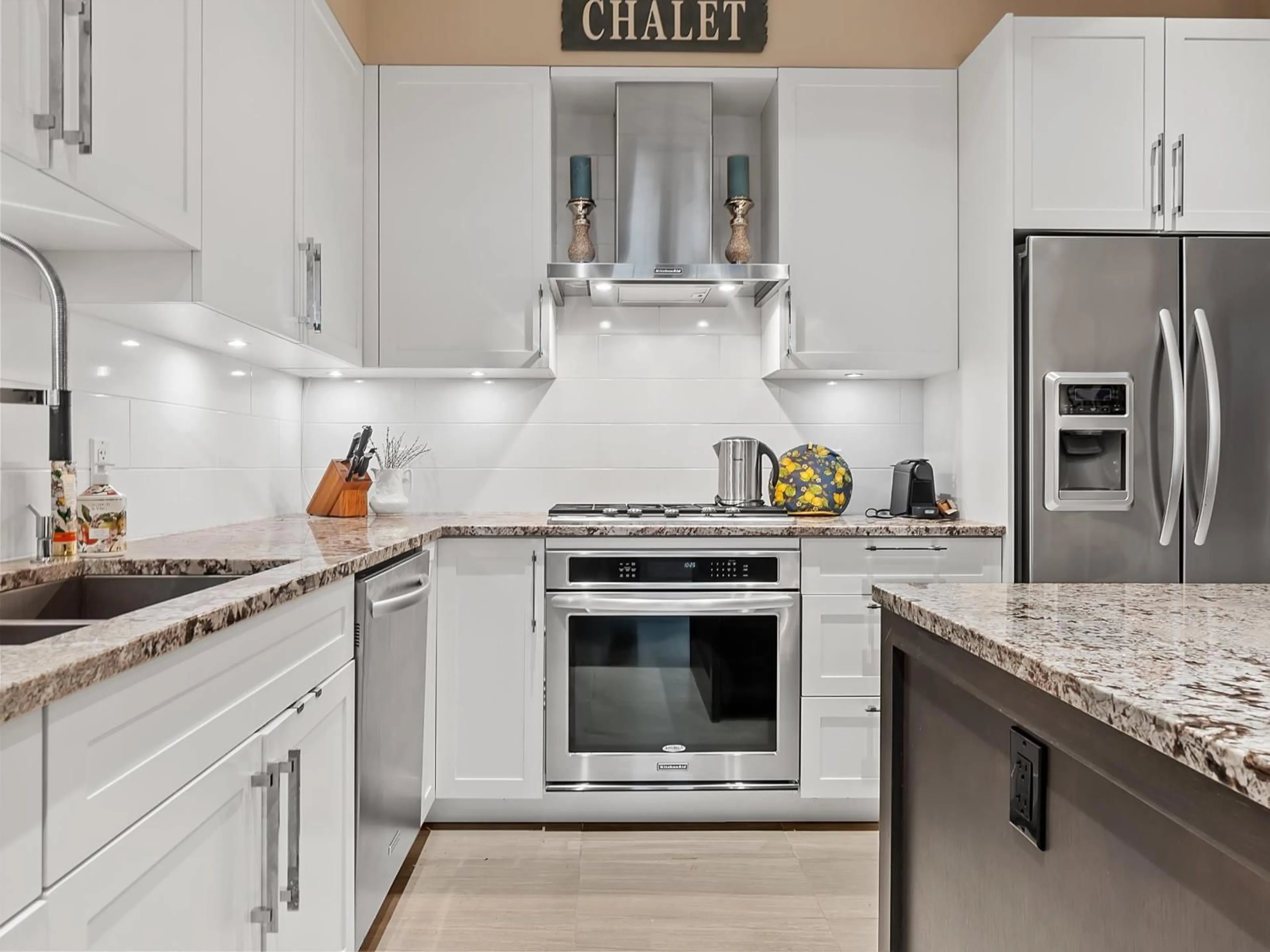 Contemporary kitchen, ceramic/tile floor for 412 - 15360 20 AVENUE, Surrey British Columbia V4A2A3