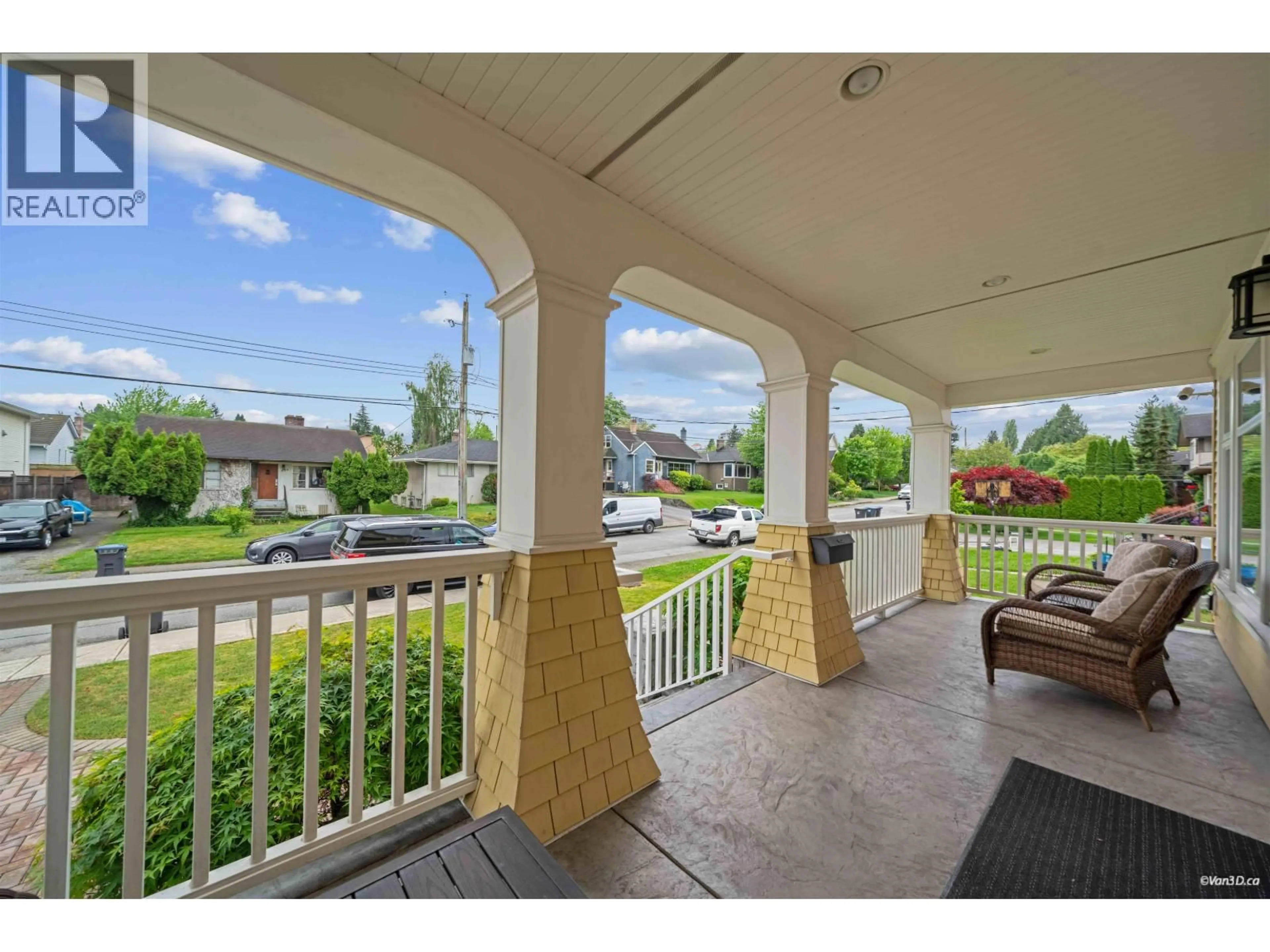 Patio, unknown for 221 NINTH AVENUE, New Westminster British Columbia V3L2A2