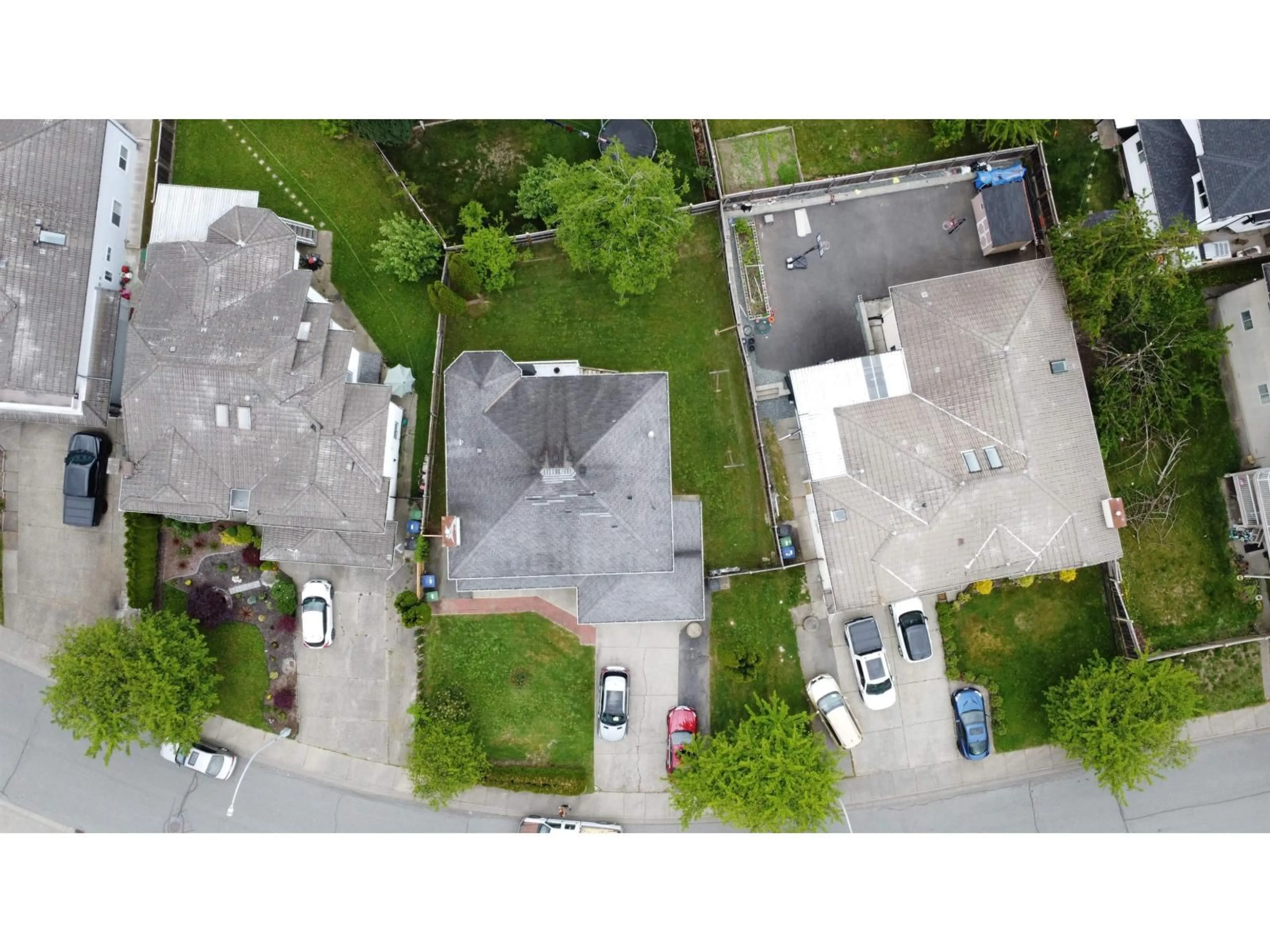 A pic from outside/outdoor area/front of a property/back of a property/a pic from drone, street for 14919 SPENSER DRIVE, Surrey British Columbia V3M7K7