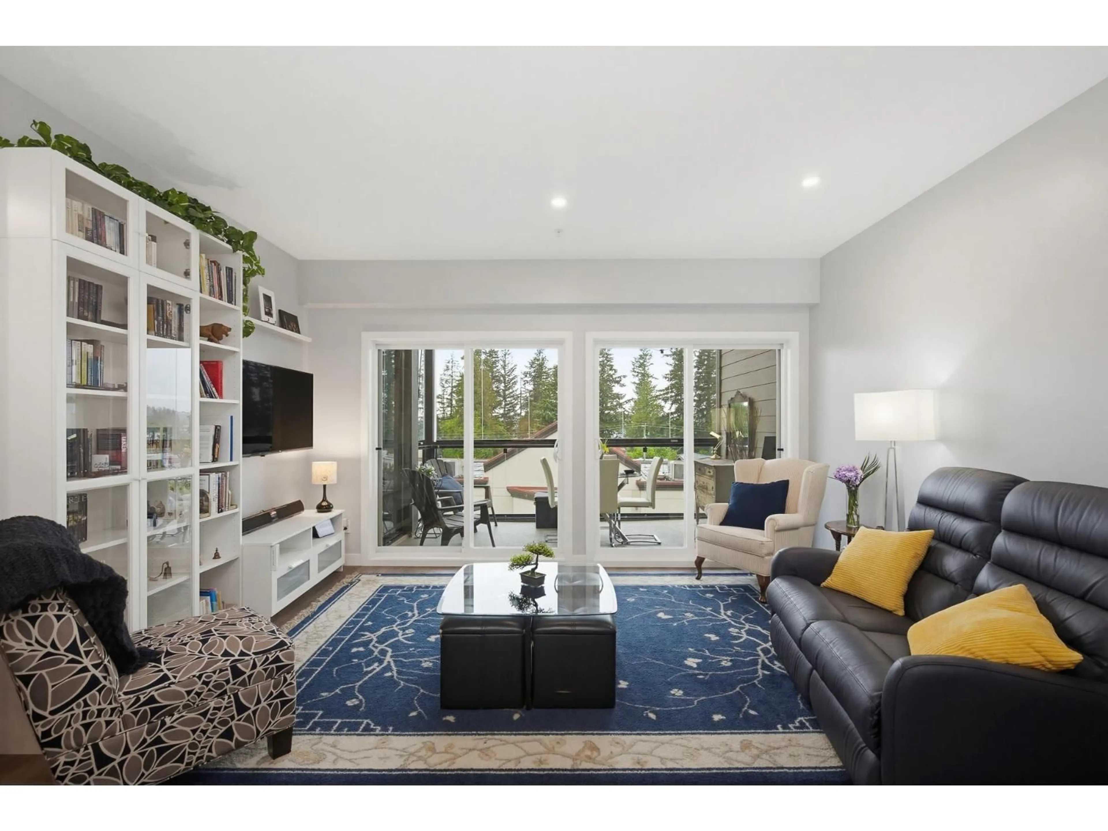 Living room with furniture, unknown for 505 - 2649 JAMES STREET, Abbotsford British Columbia V2T0K2