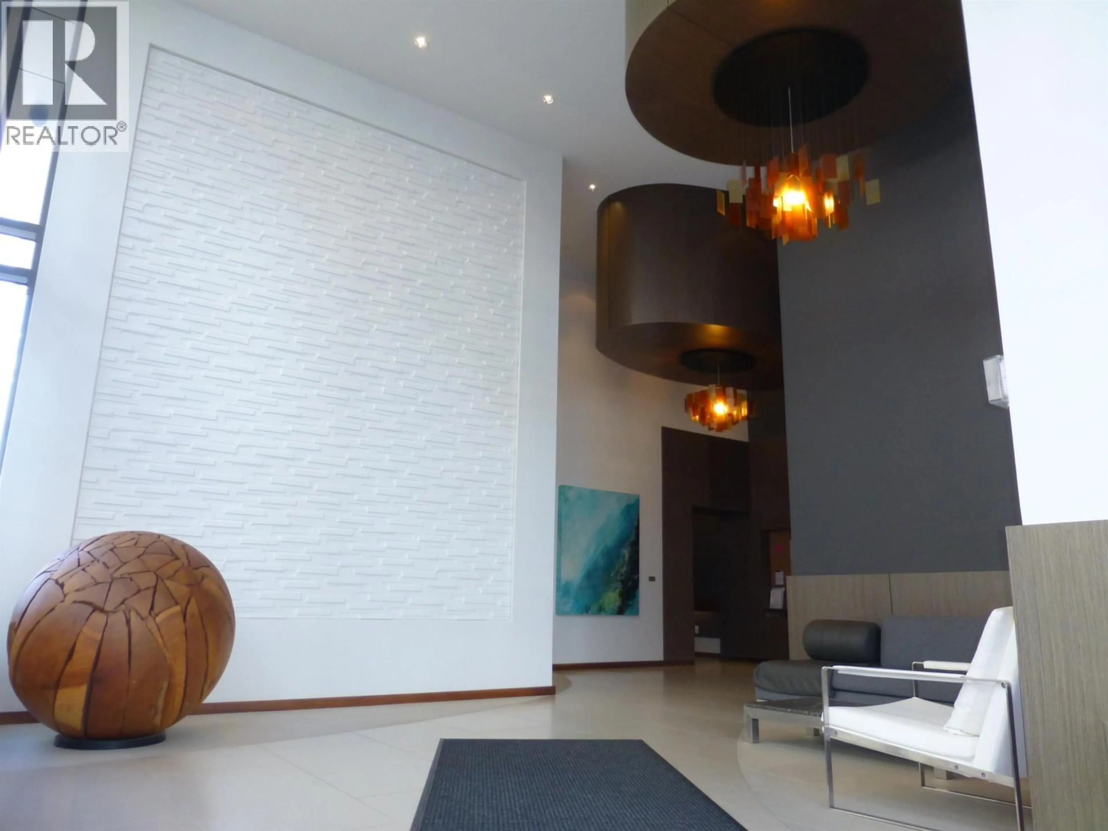 Lobby for 1106 - 111 13TH STREET, North Vancouver British Columbia V7L0C7
