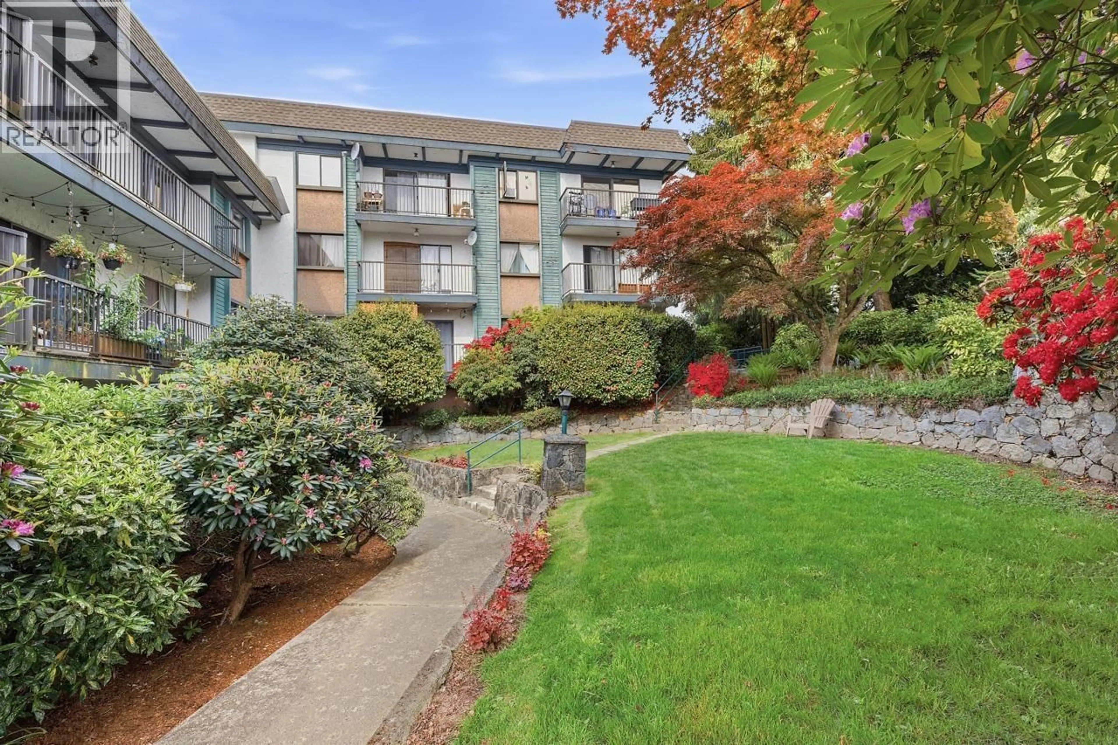 Unknown for 313 - 5450 EMPIRE DRIVE, Burnaby British Columbia V5B1N4