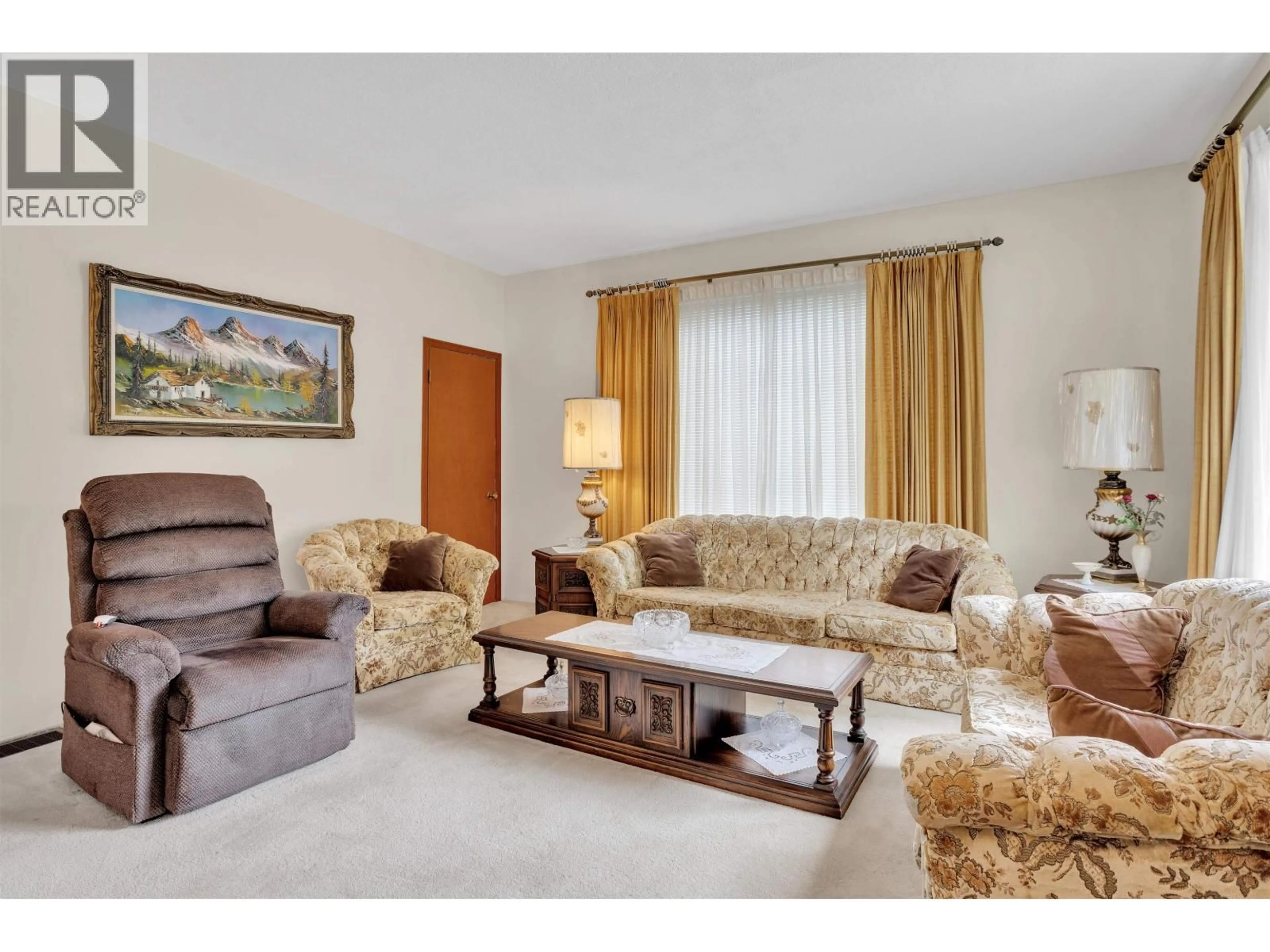 Living room with furniture, carpet floor for 2206 MUSQUEAMVIEW STREET, Vancouver British Columbia V6K4G9