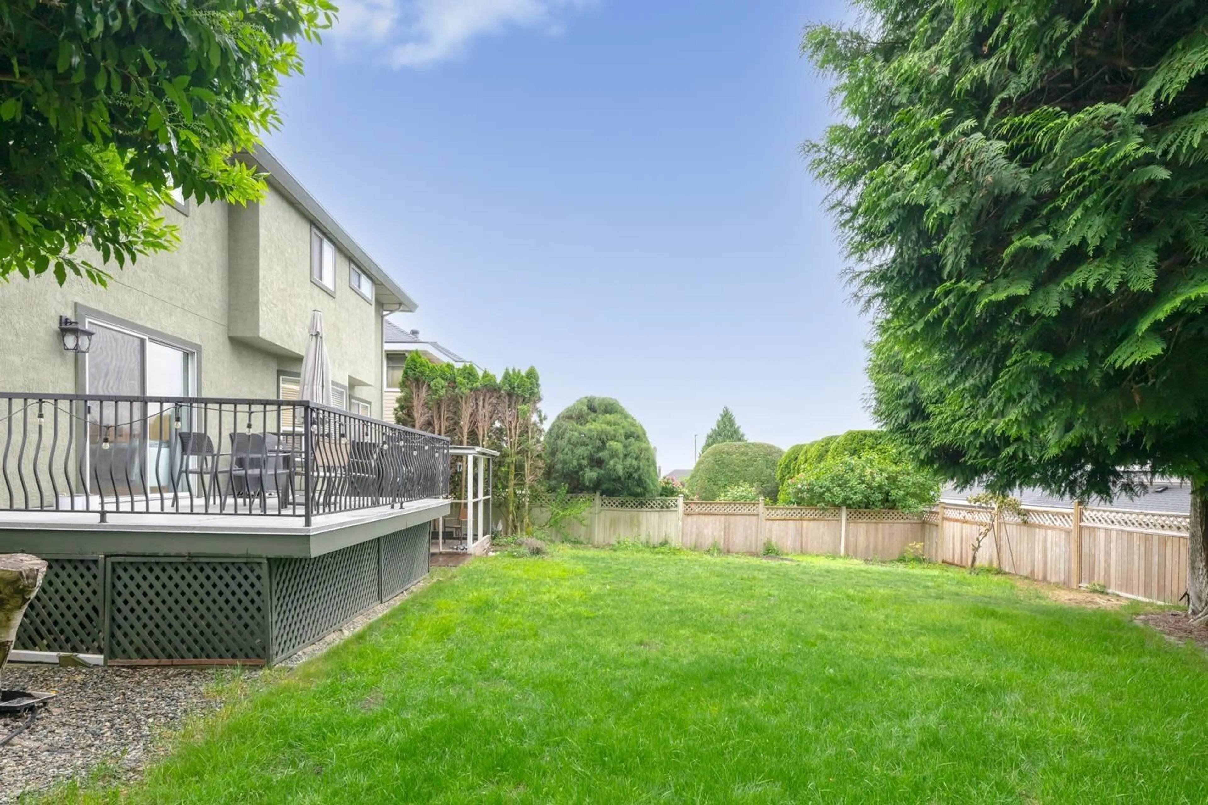 Patio, unknown for 7865 163 STREET, Surrey British Columbia V4N0M8