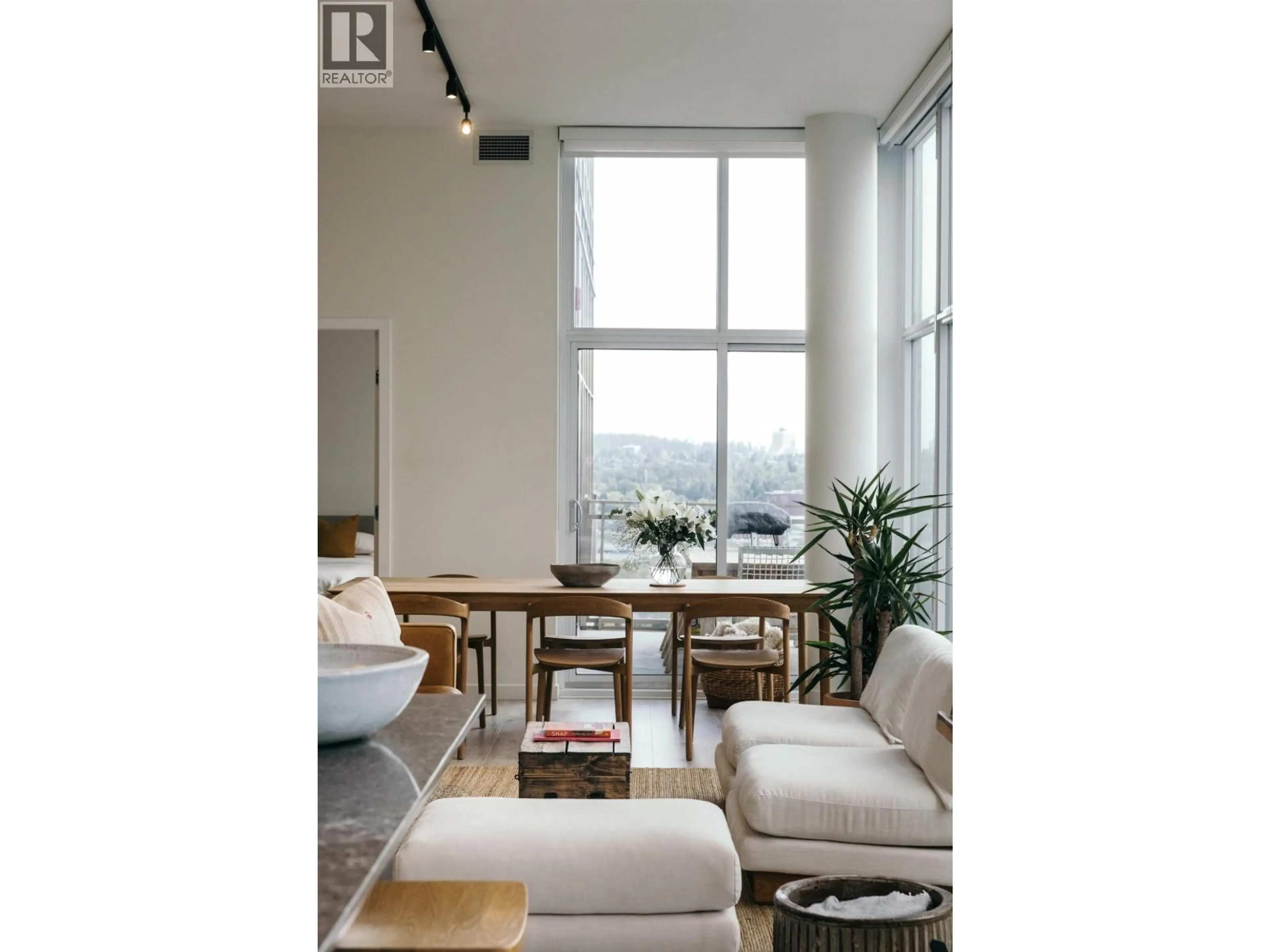 Living room with furniture, unknown for 2601 - 5311 GORING STREET, Burnaby British Columbia V5B0B5