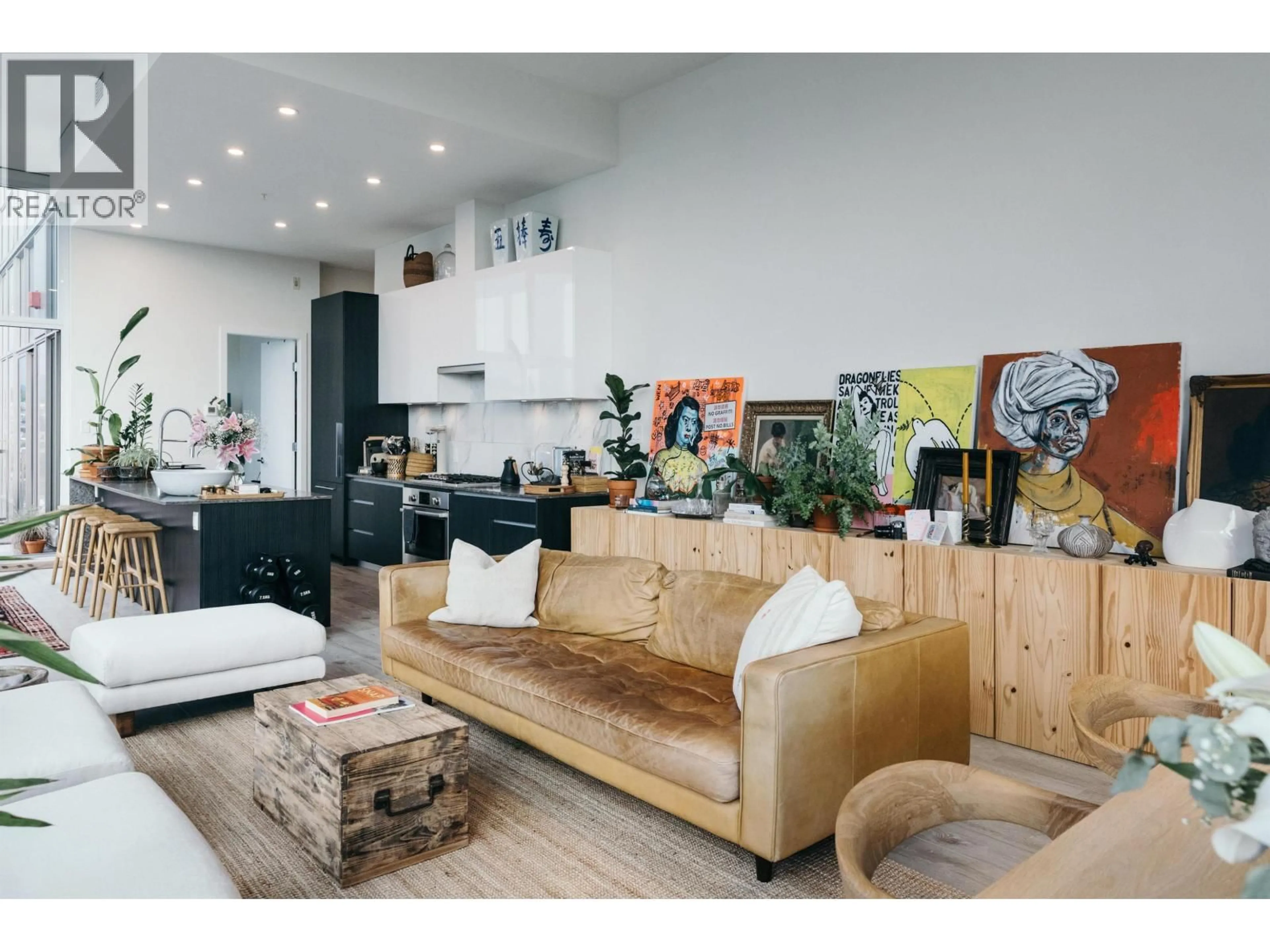Living room with furniture, wood/laminate floor for 2601 - 5311 GORING STREET, Burnaby British Columbia V5B0B5