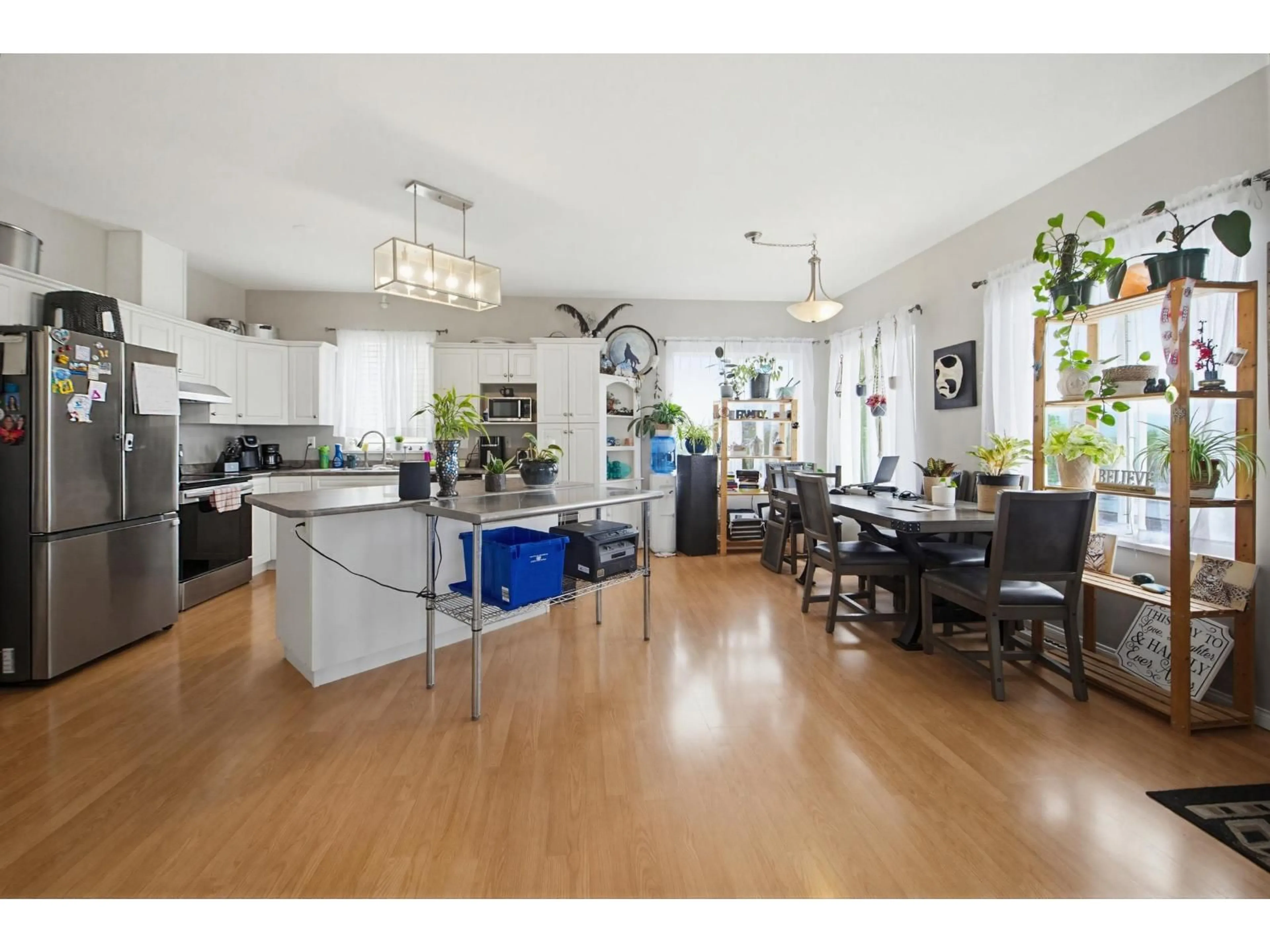 Open concept kitchen, unknown for 33614 3 AVENUE, Mission British Columbia V2V1P6