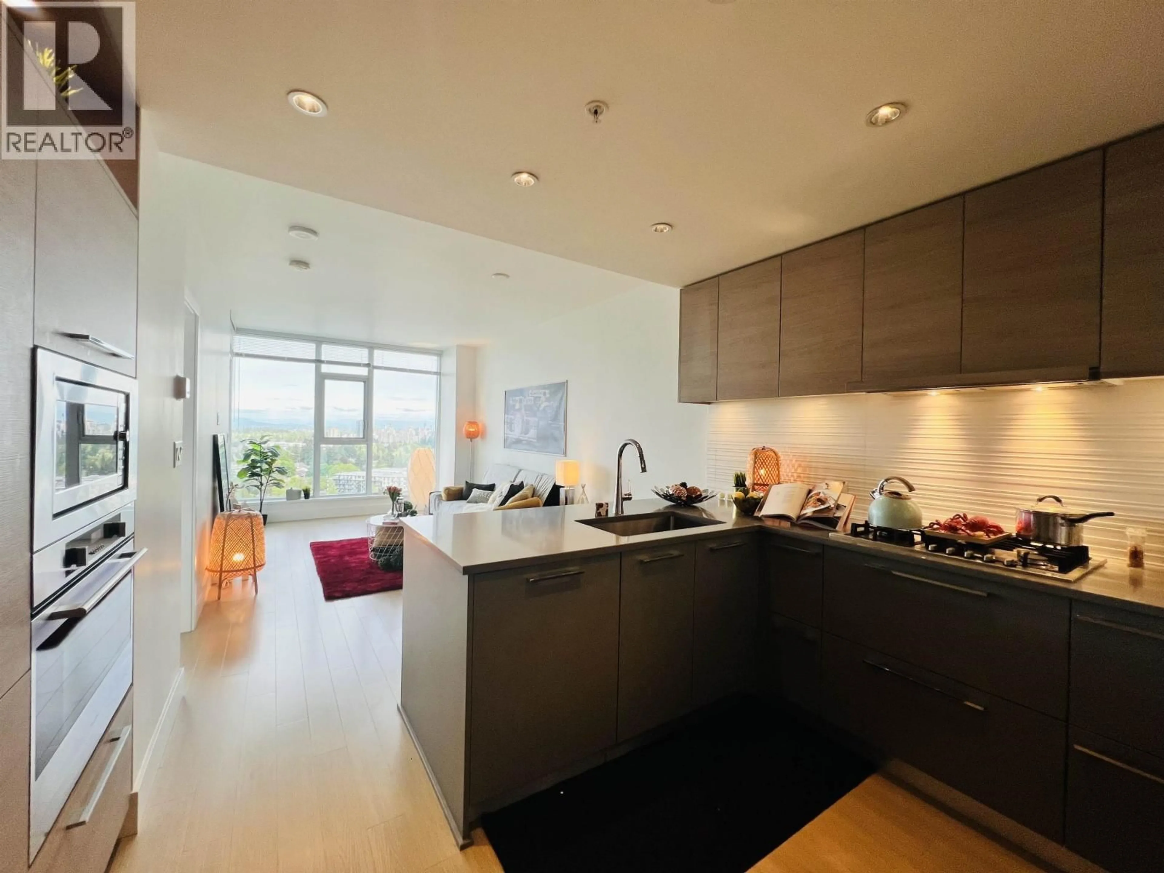 Open concept kitchen, unknown for 1706 - 7388 KINGSWAY, Burnaby British Columbia V3N0G9