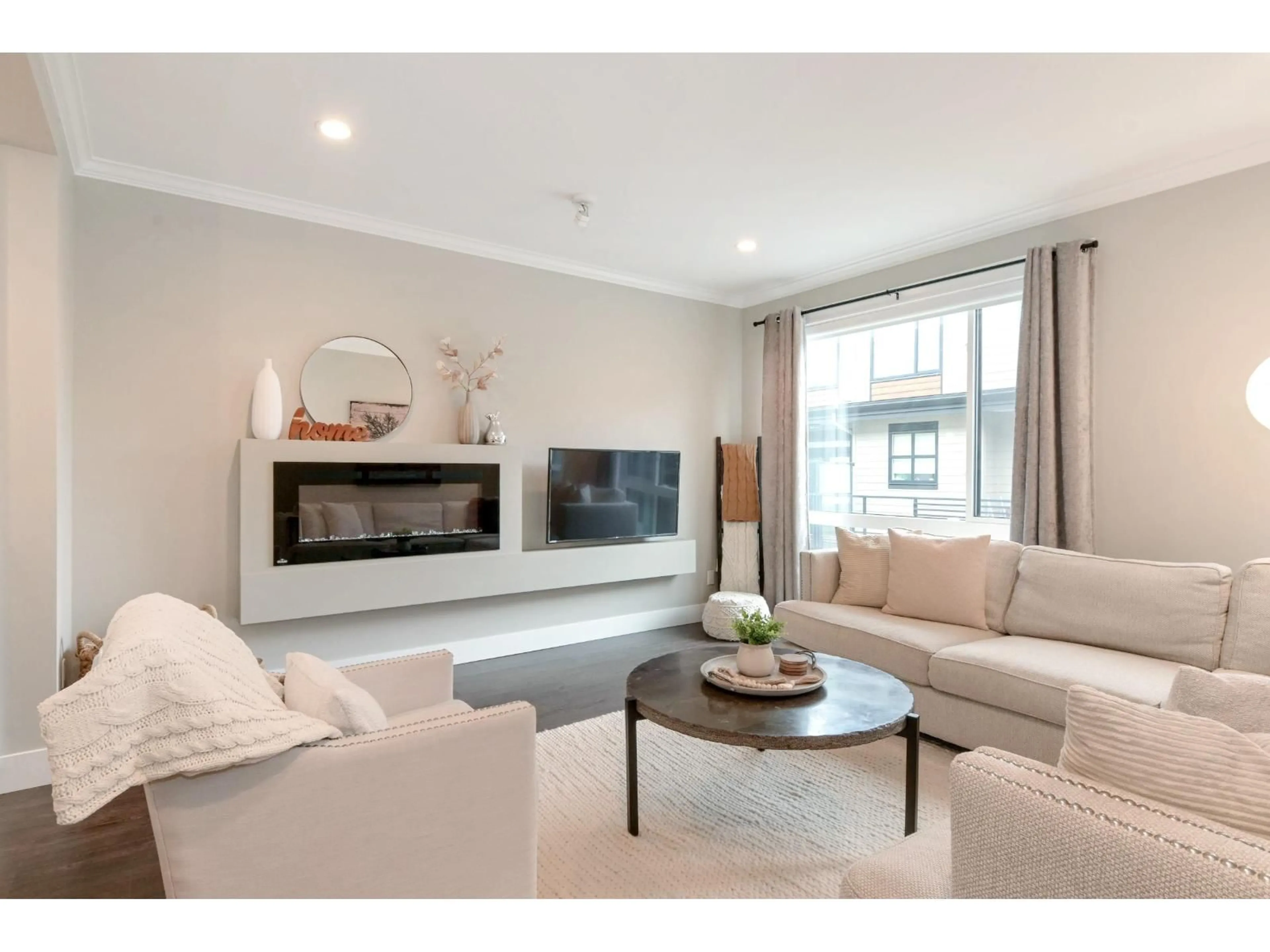 Living room with furniture, unknown for 124 - 16488 64 AVENUE, Surrey British Columbia V3S6X6