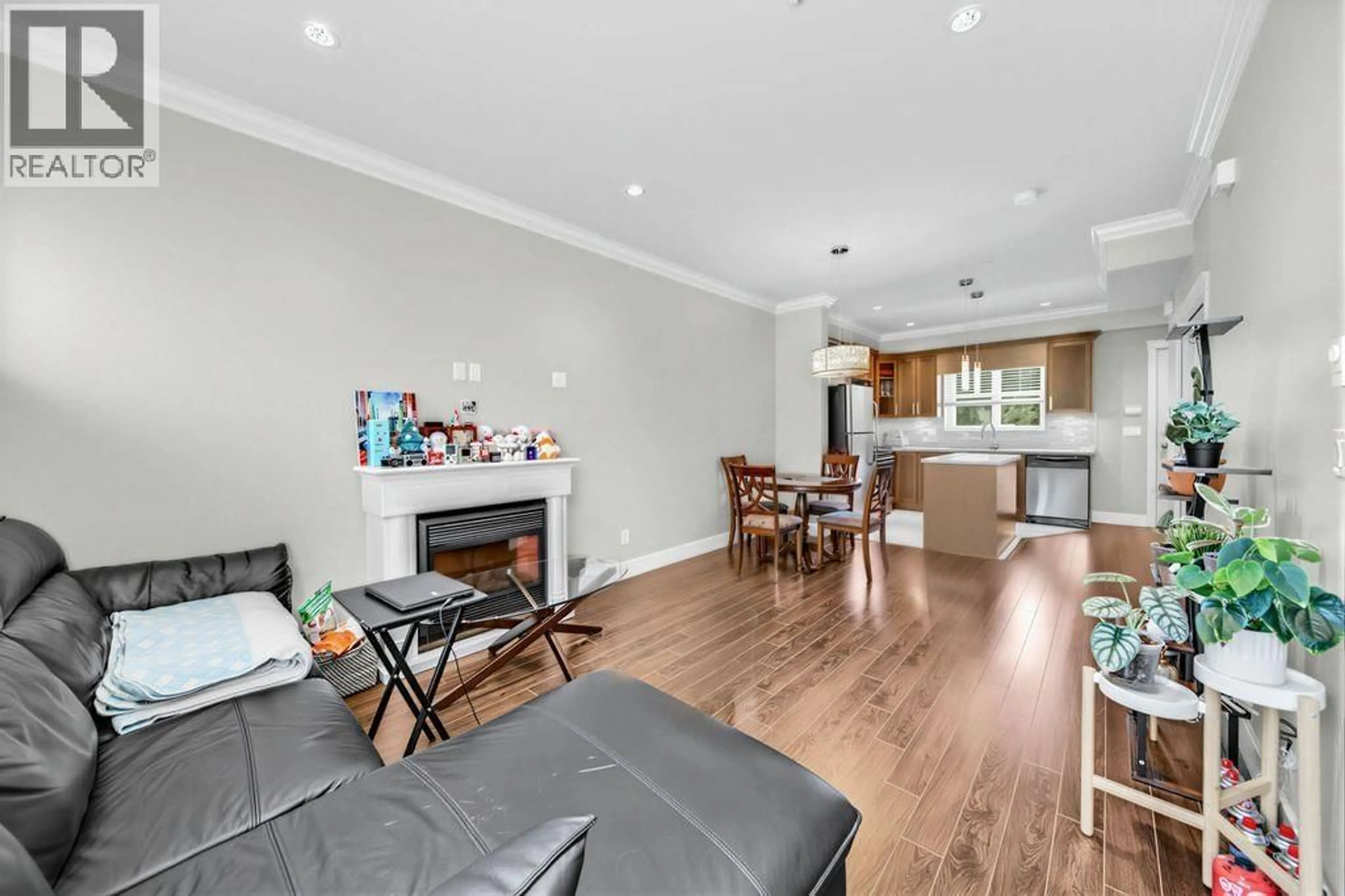 Unknown for 203A - 7159 STRIDE AVENUE, Burnaby British Columbia V3N1T8