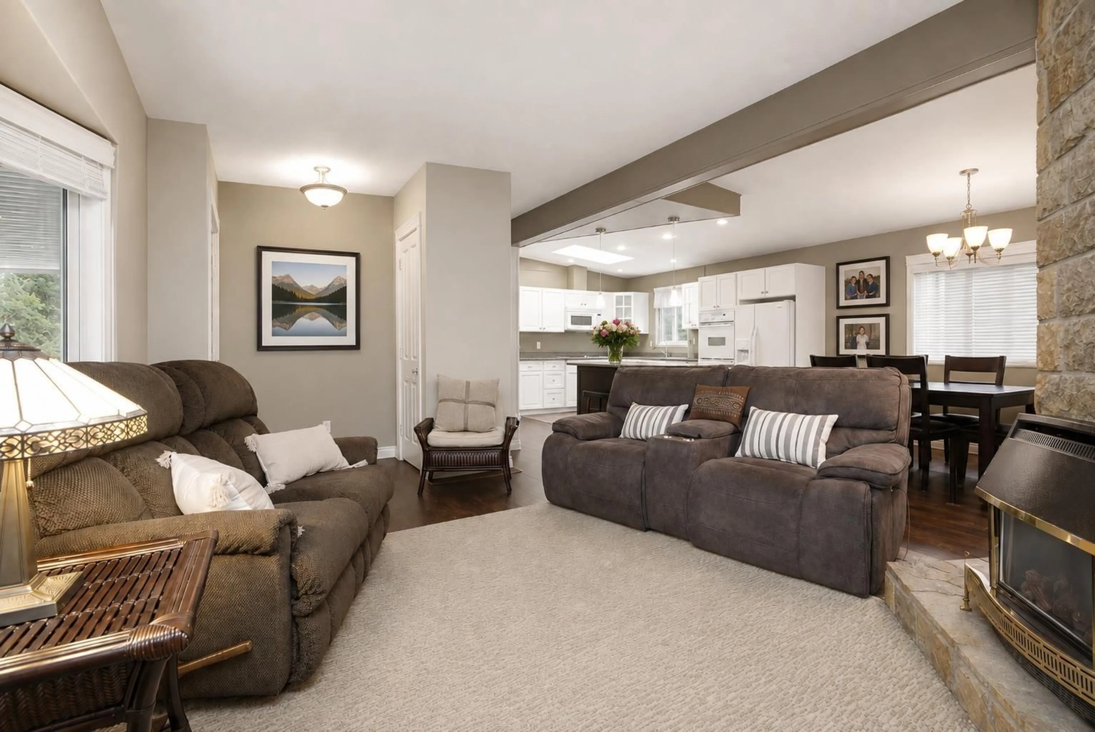 Living room with furniture, unknown for 6 - 27111 0 AVENUE, Langley British Columbia V4W2S9