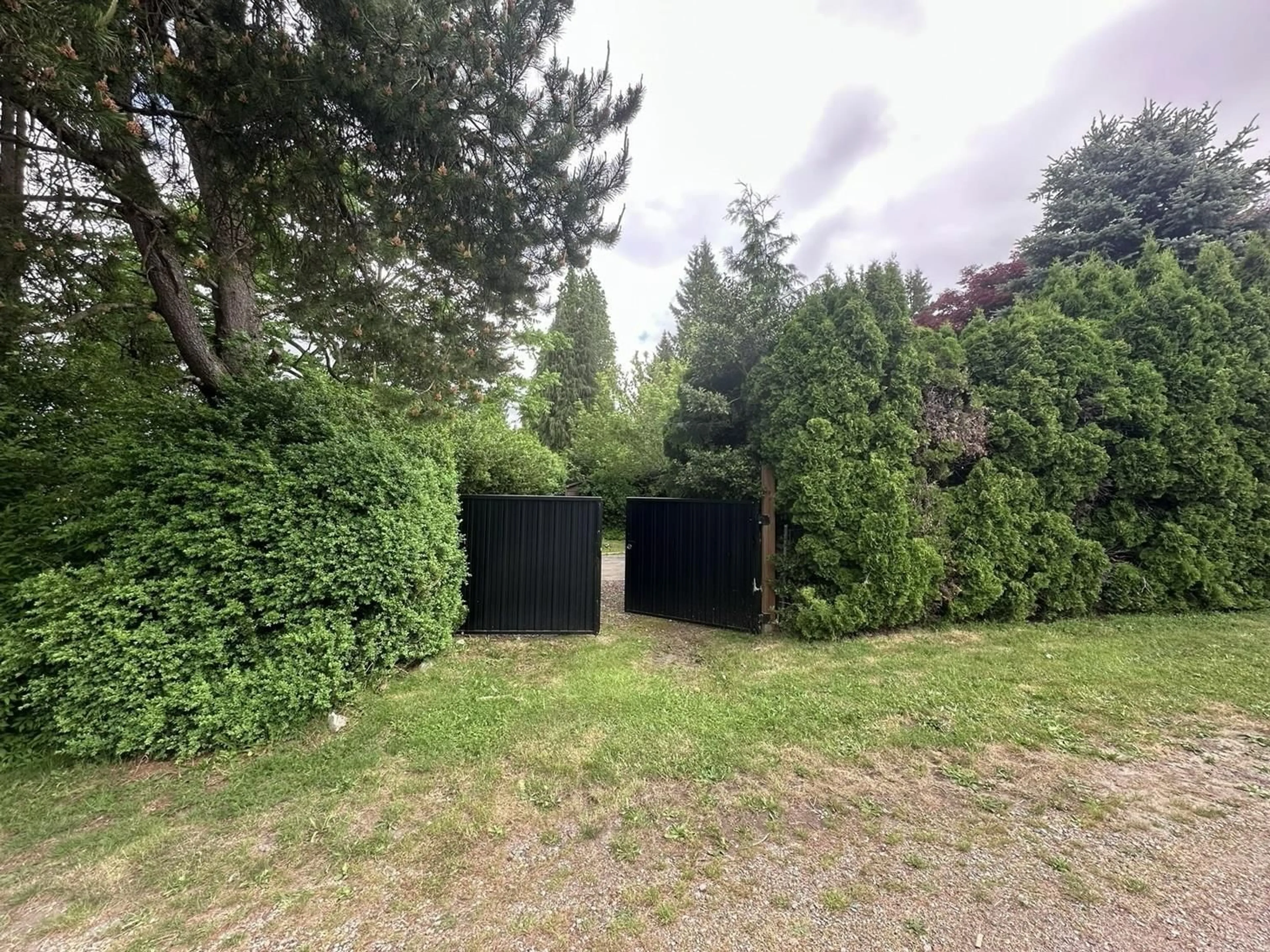 Shed for 10207 127 STREET, Surrey British Columbia V3V5J8