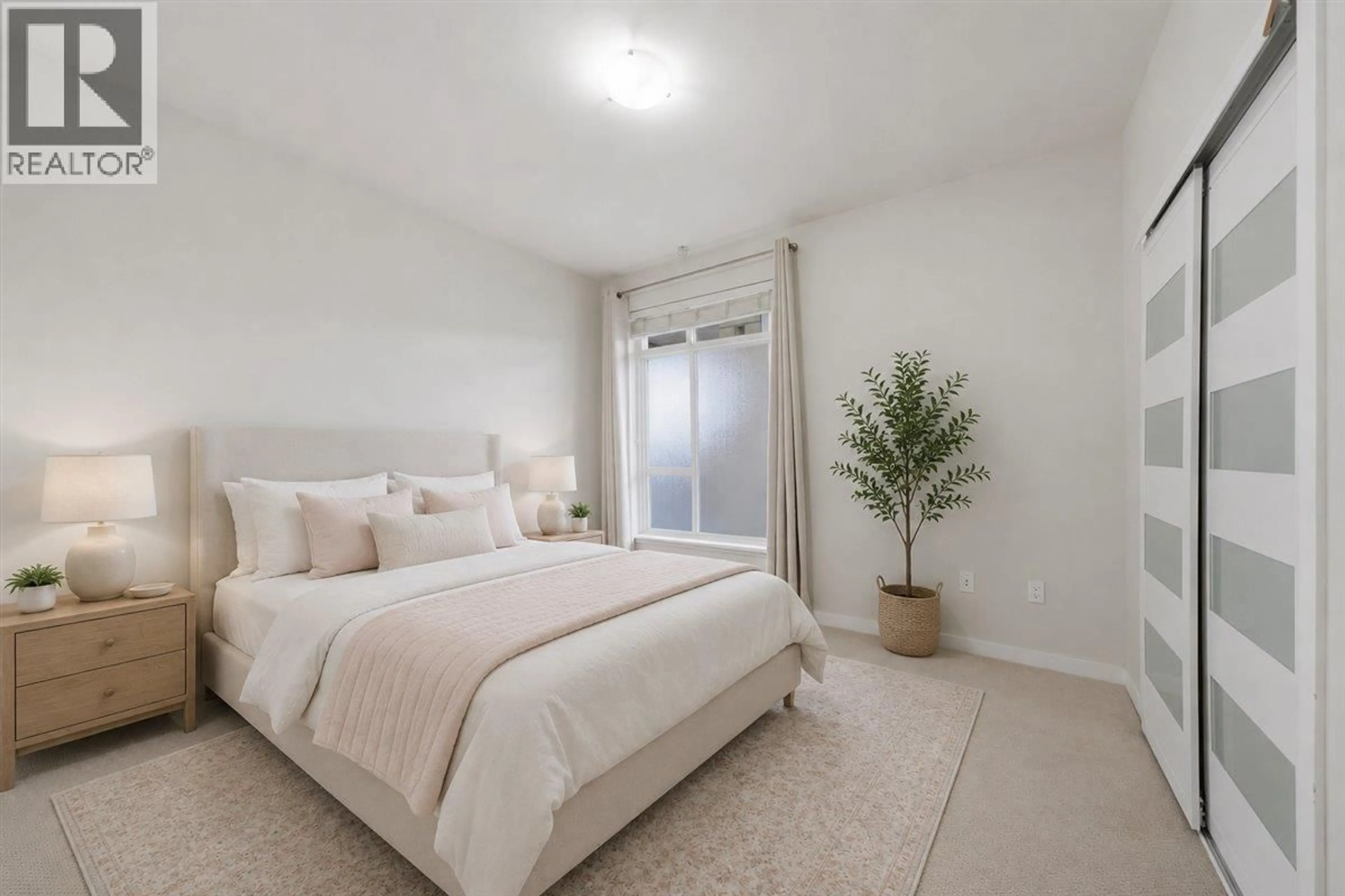 Bedroom with bed, unknown for P0H06 - 5288 GRIMMER STREET, Burnaby British Columbia V5H0C5