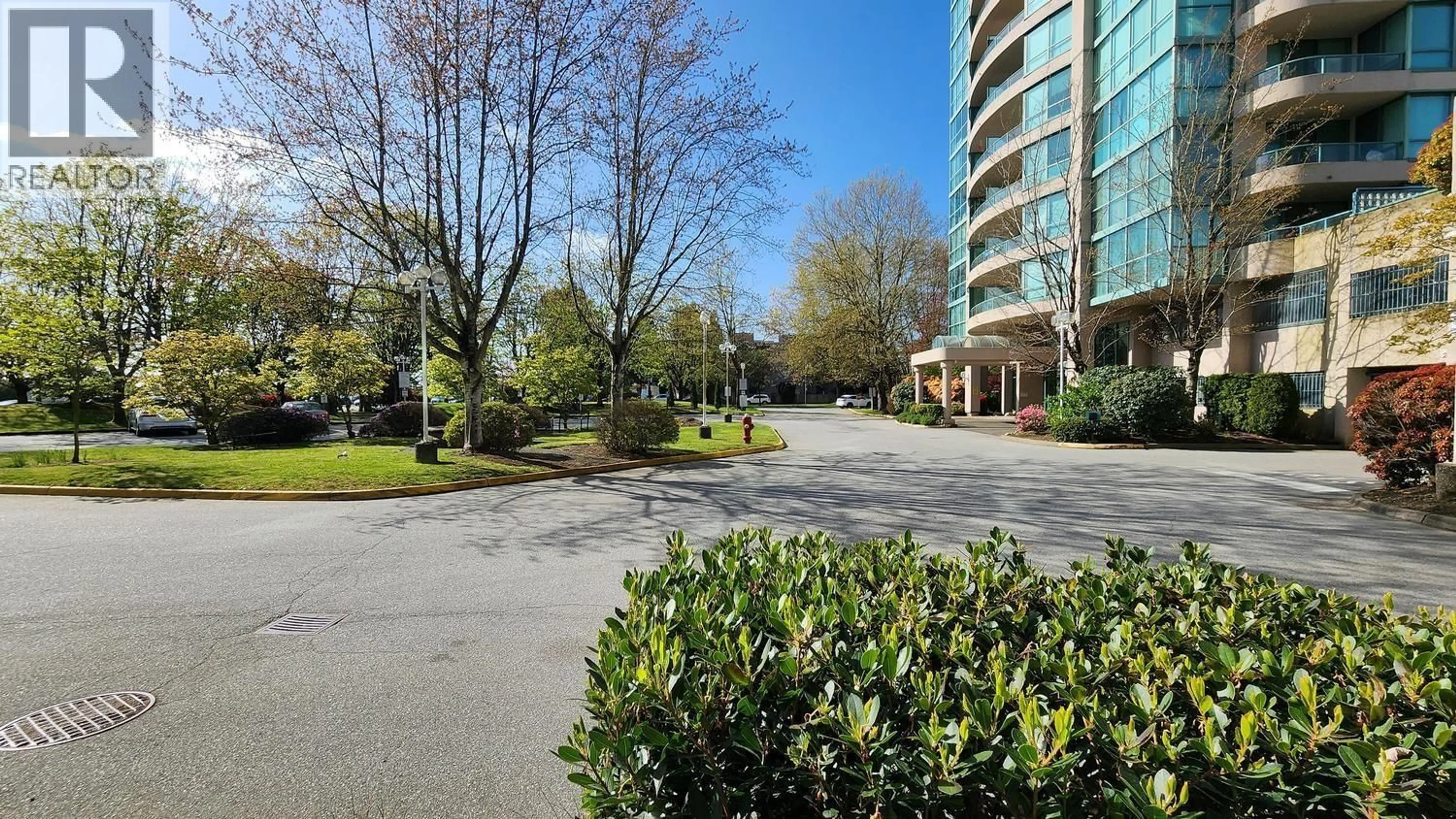 A pic from outside/outdoor area/front of a property/back of a property/a pic from drone, unknown for 503 - 8831 LANSDOWNE ROAD, Richmond British Columbia V6X3T5