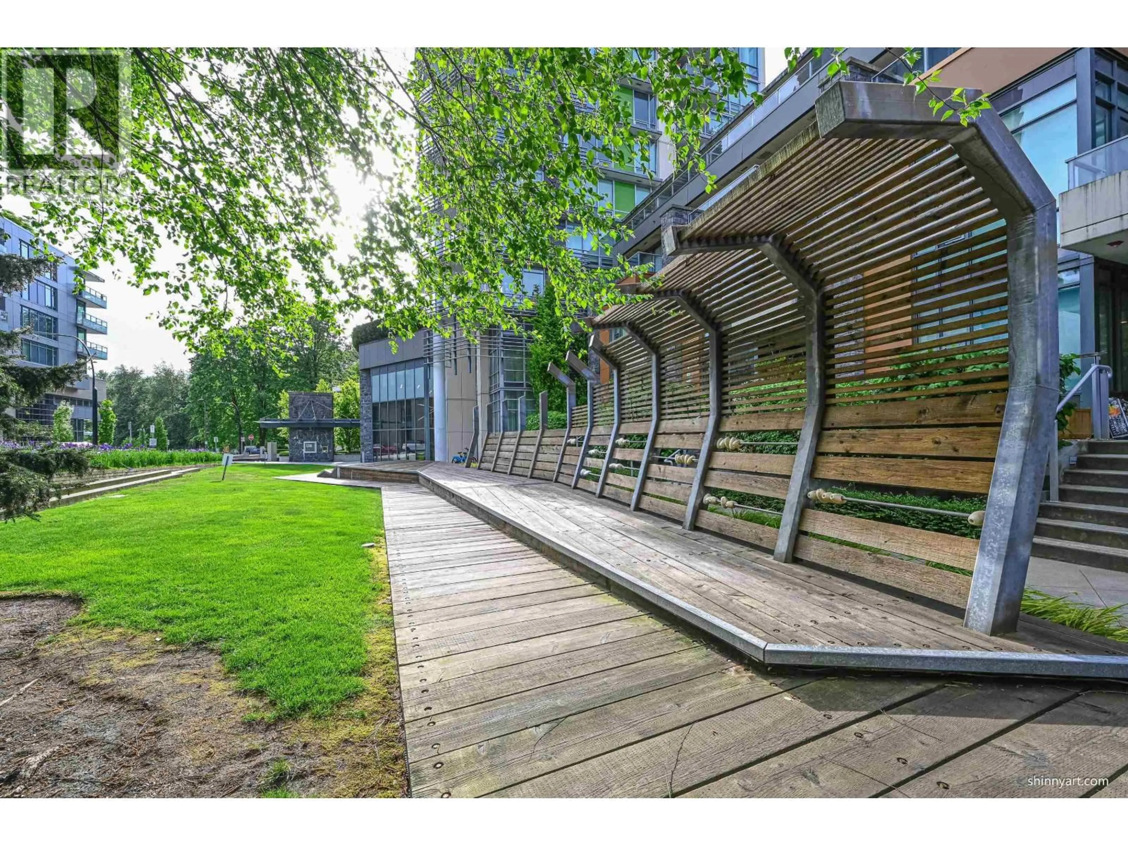 Patio, street for 606 - 1500 FERN STREET, North Vancouver British Columbia V7J0E6