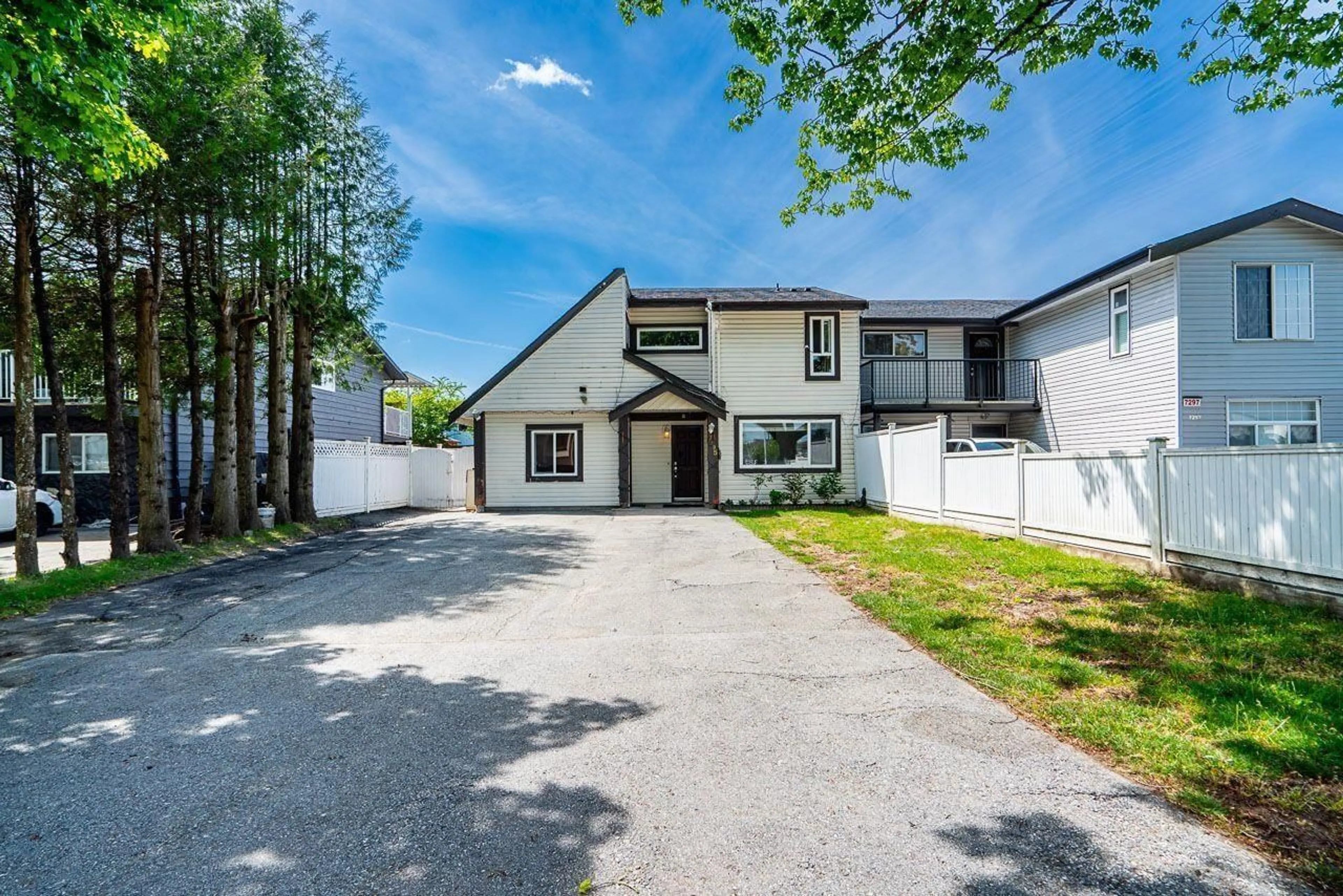 A pic from outside/outdoor area/front of a property/back of a property/a pic from drone, street for 7295 130A STREET, Surrey British Columbia V3W6E9