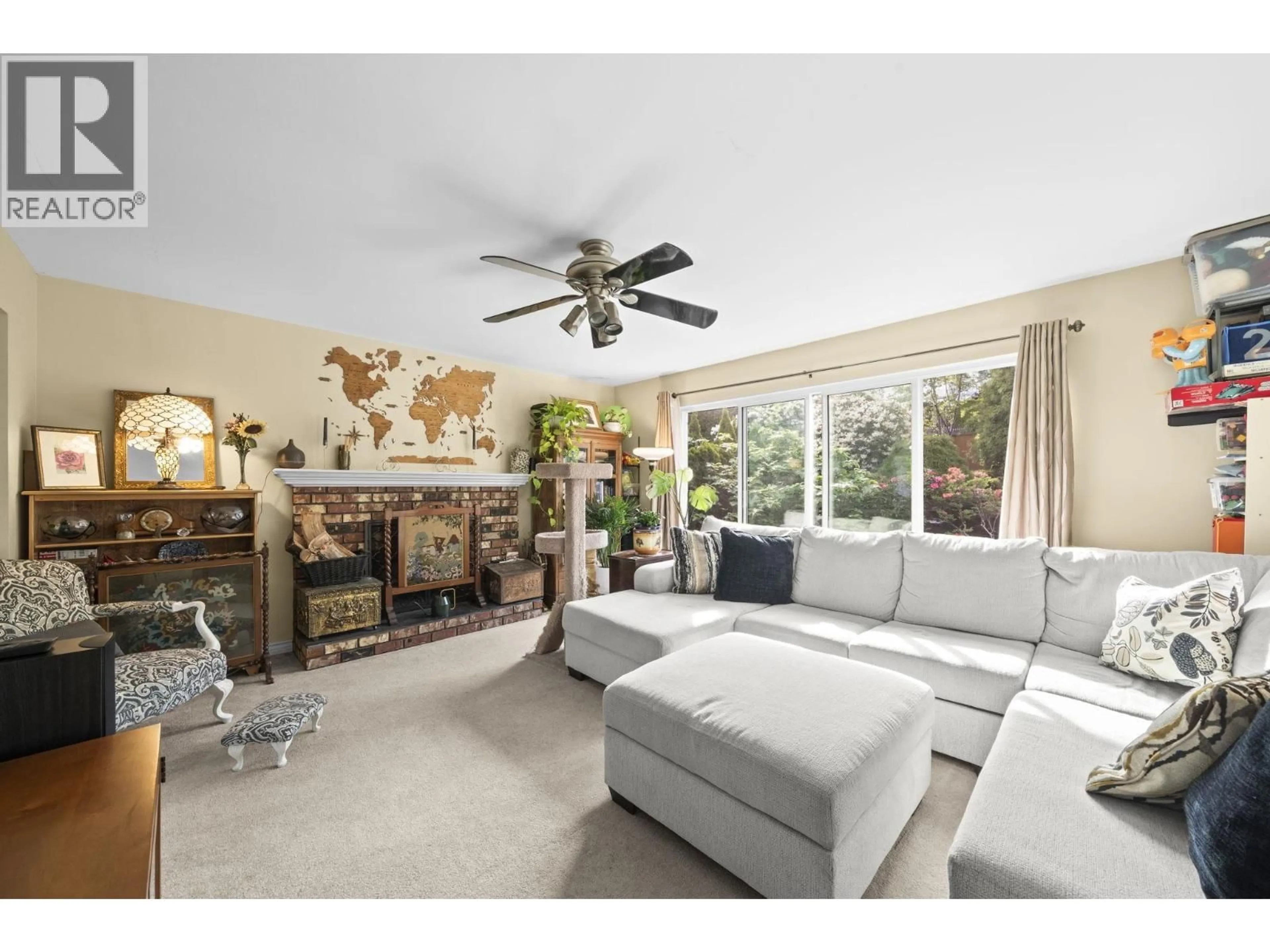 Living room with furniture, unknown for 777 CHILKO DRIVE, Coquitlam British Columbia V3C4X2