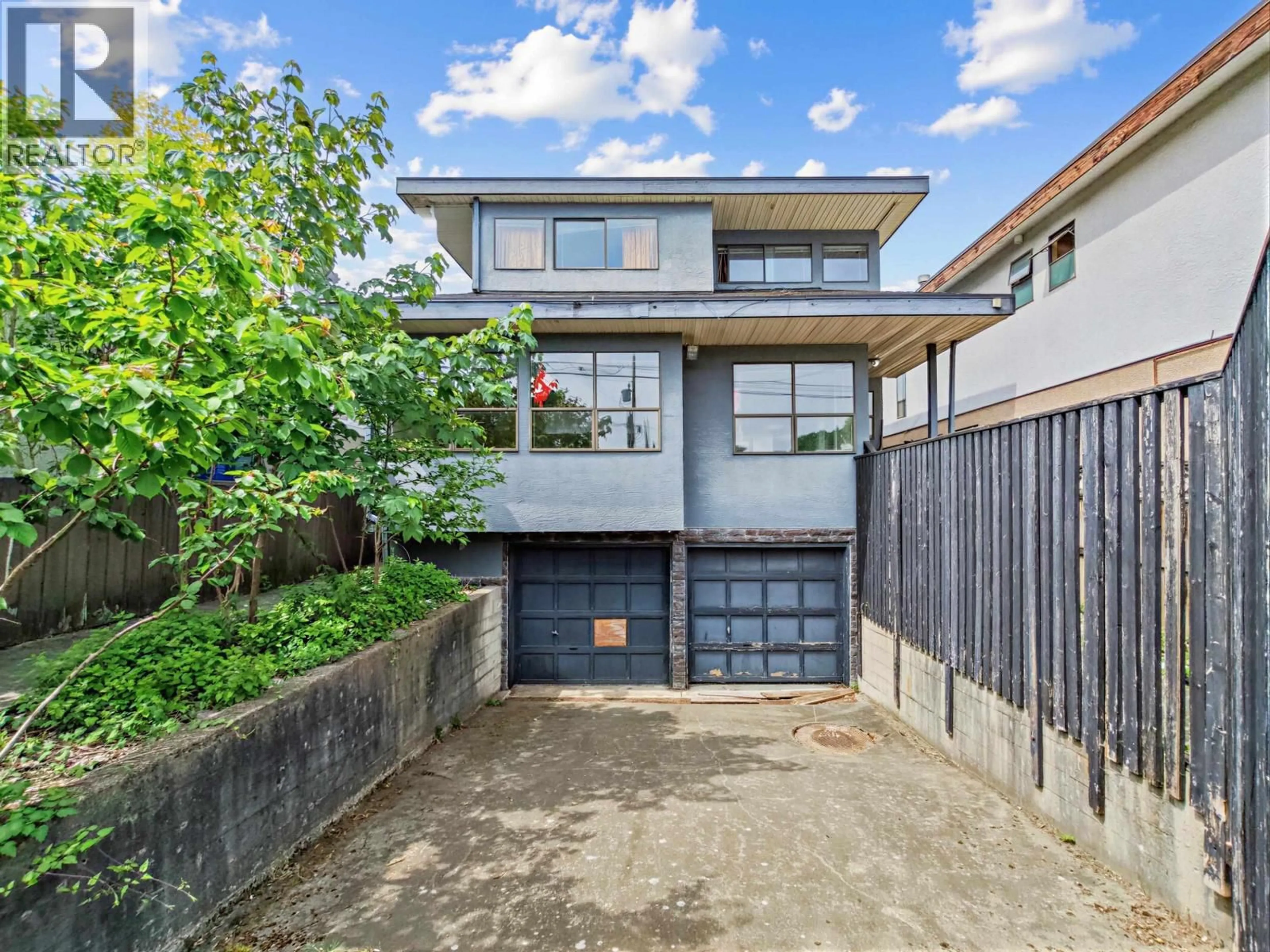 A pic from outside/outdoor area/front of a property/back of a property/a pic from drone, street for 3628 DUNBAR STREET, Vancouver British Columbia V6S2C7