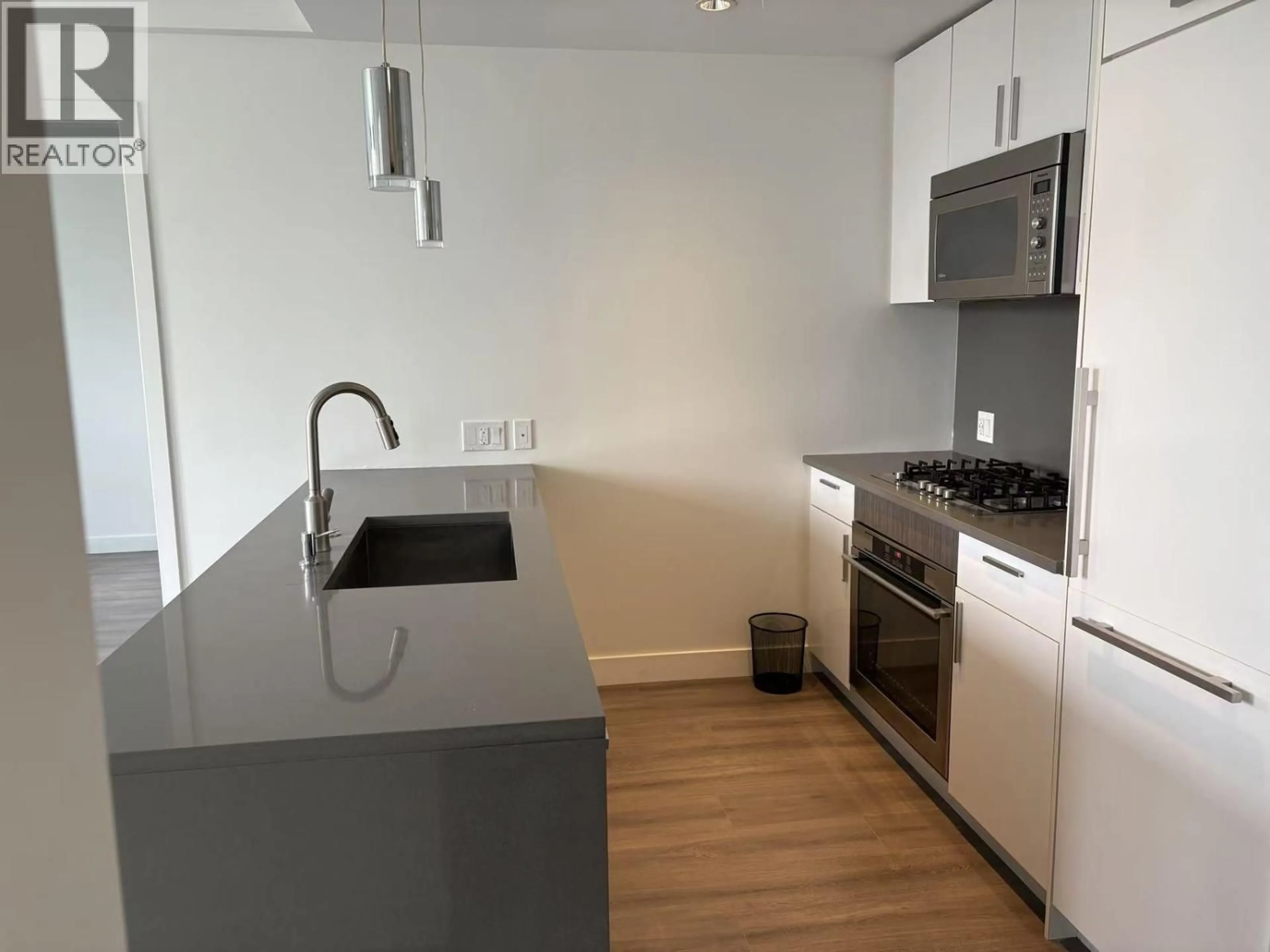 Standard kitchen, unknown for 615 - 5599 COONEY ROAD, Richmond British Columbia V6X0N8