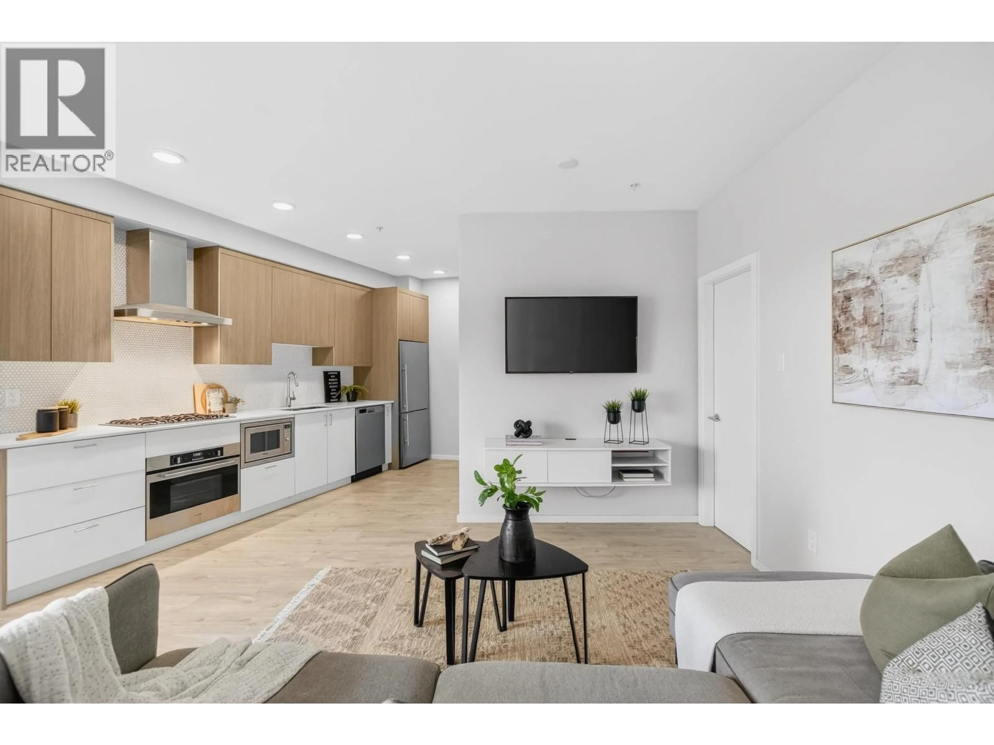 Open concept kitchen, ceramic/tile floor for 215 - 6283 KINGSWAY AVENUE, Burnaby British Columbia V5J0H3