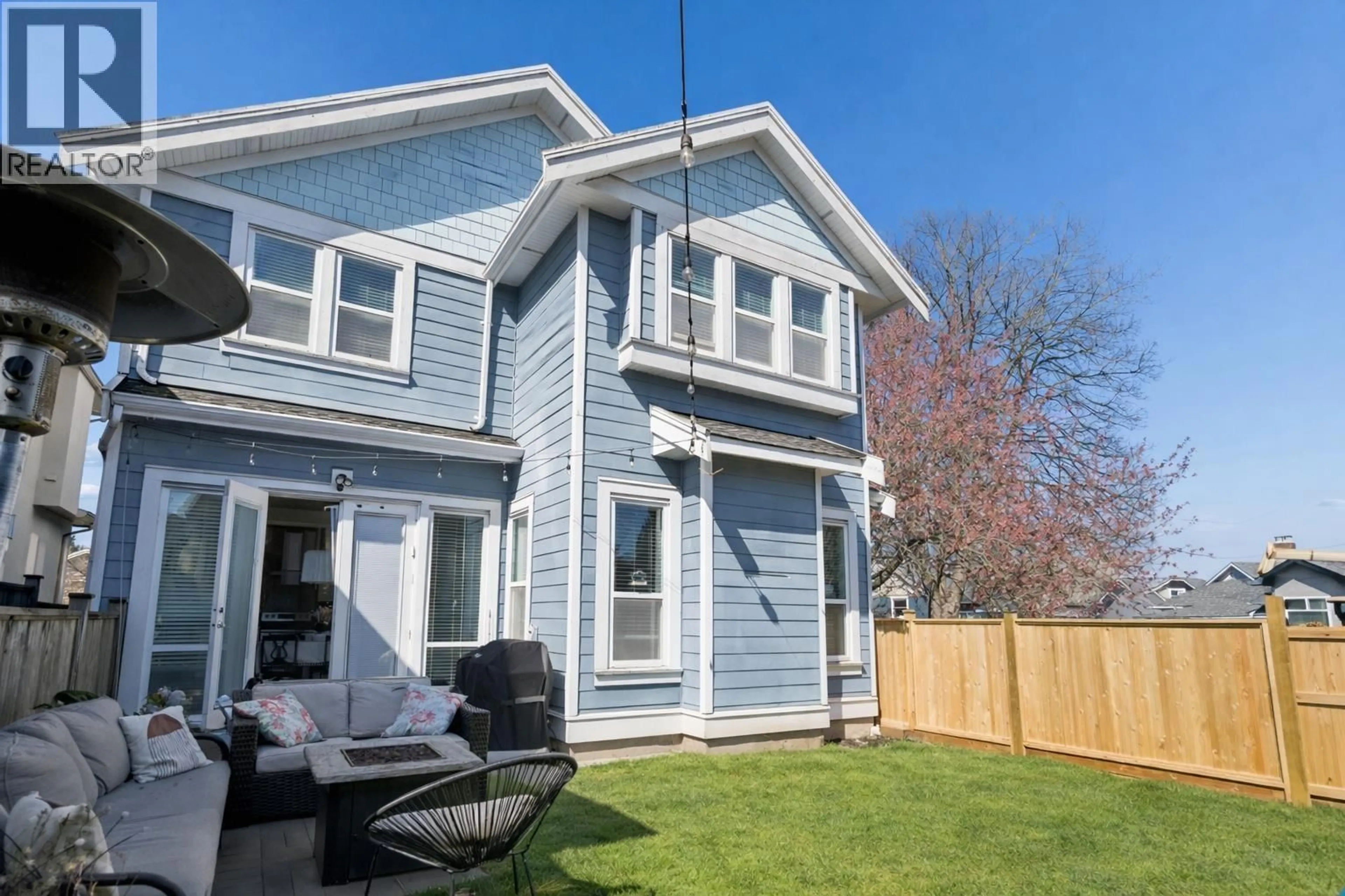 Home with vinyl exterior material, street for 1468 21ST AVENUE, Vancouver British Columbia V5N5M7