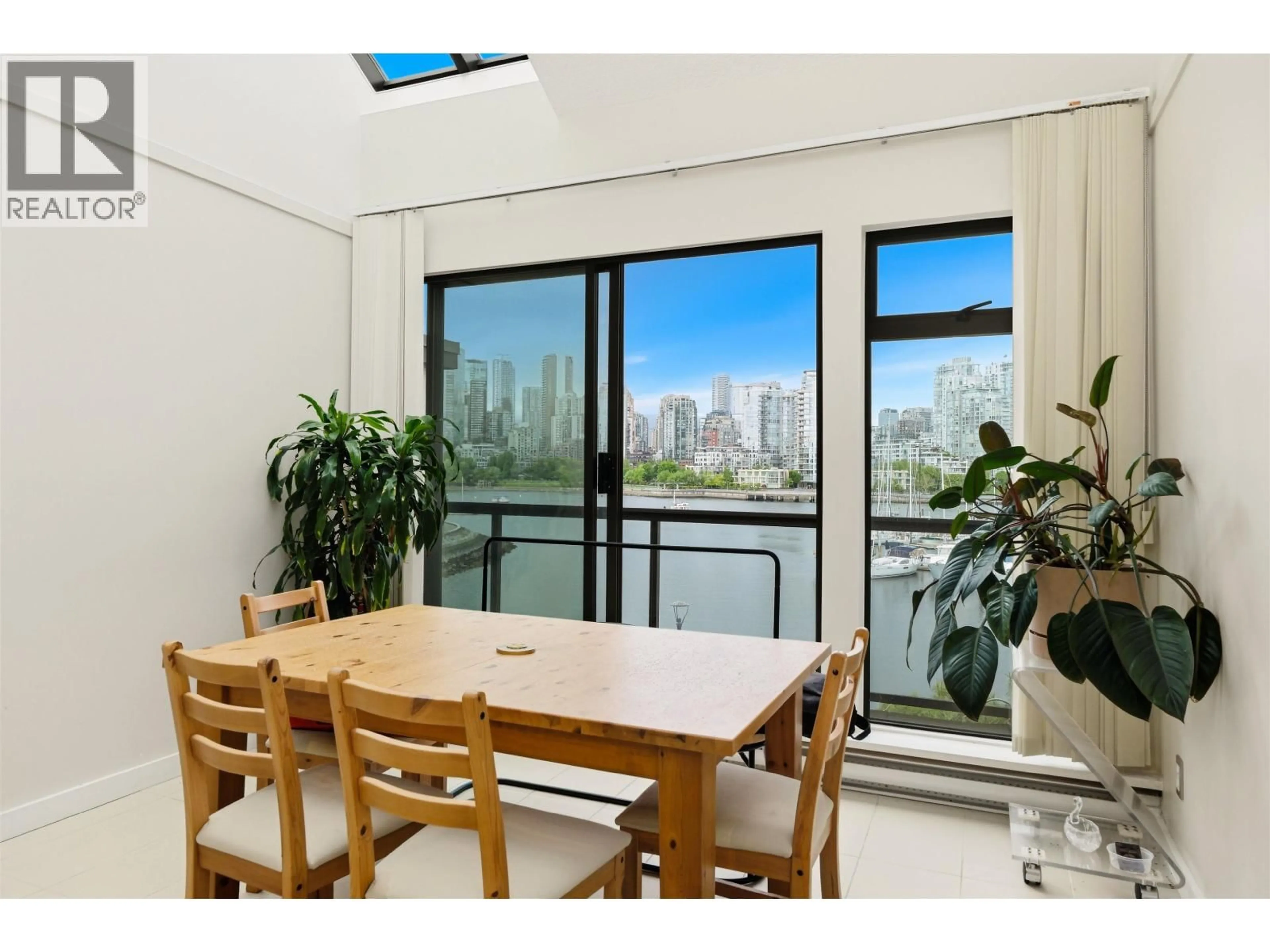 Unknown for 774 MILLBANK, Vancouver British Columbia V5Z3Z3