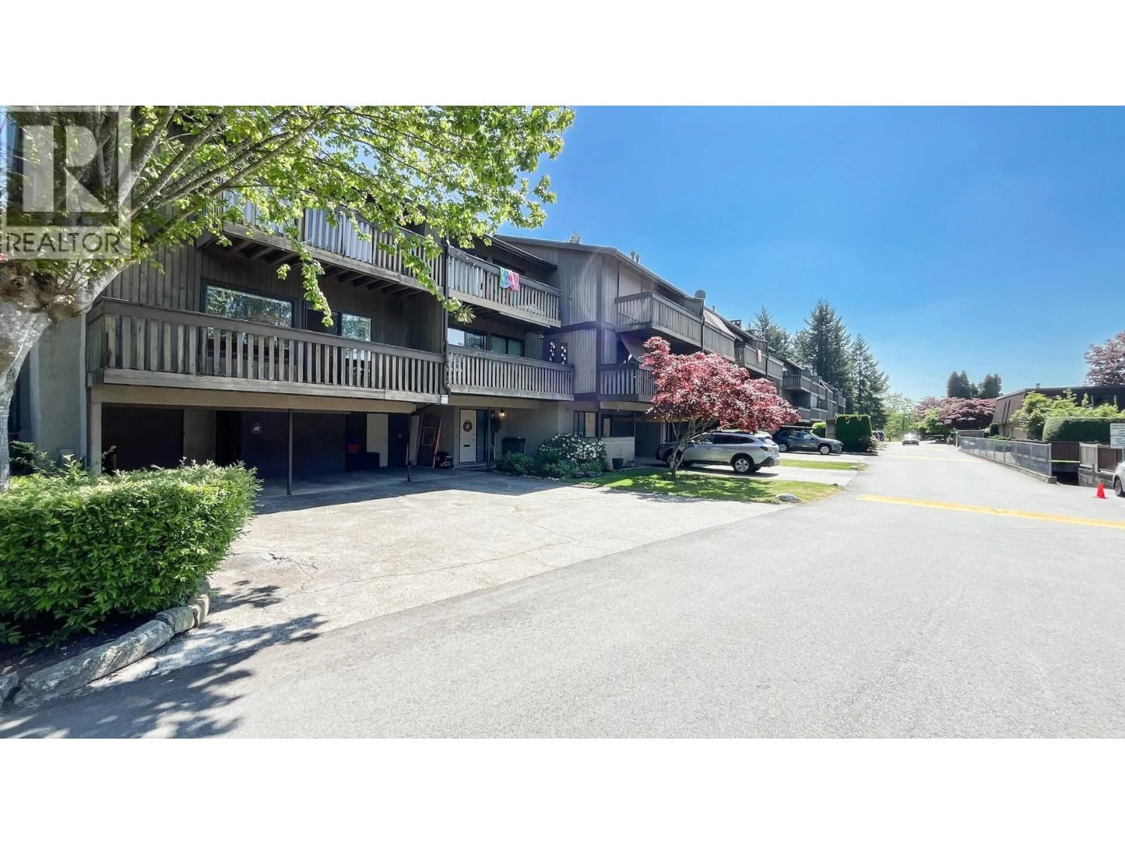 Patio, unknown for 985 OLD LILLOOET ROAD, North Vancouver British Columbia V7J3H6