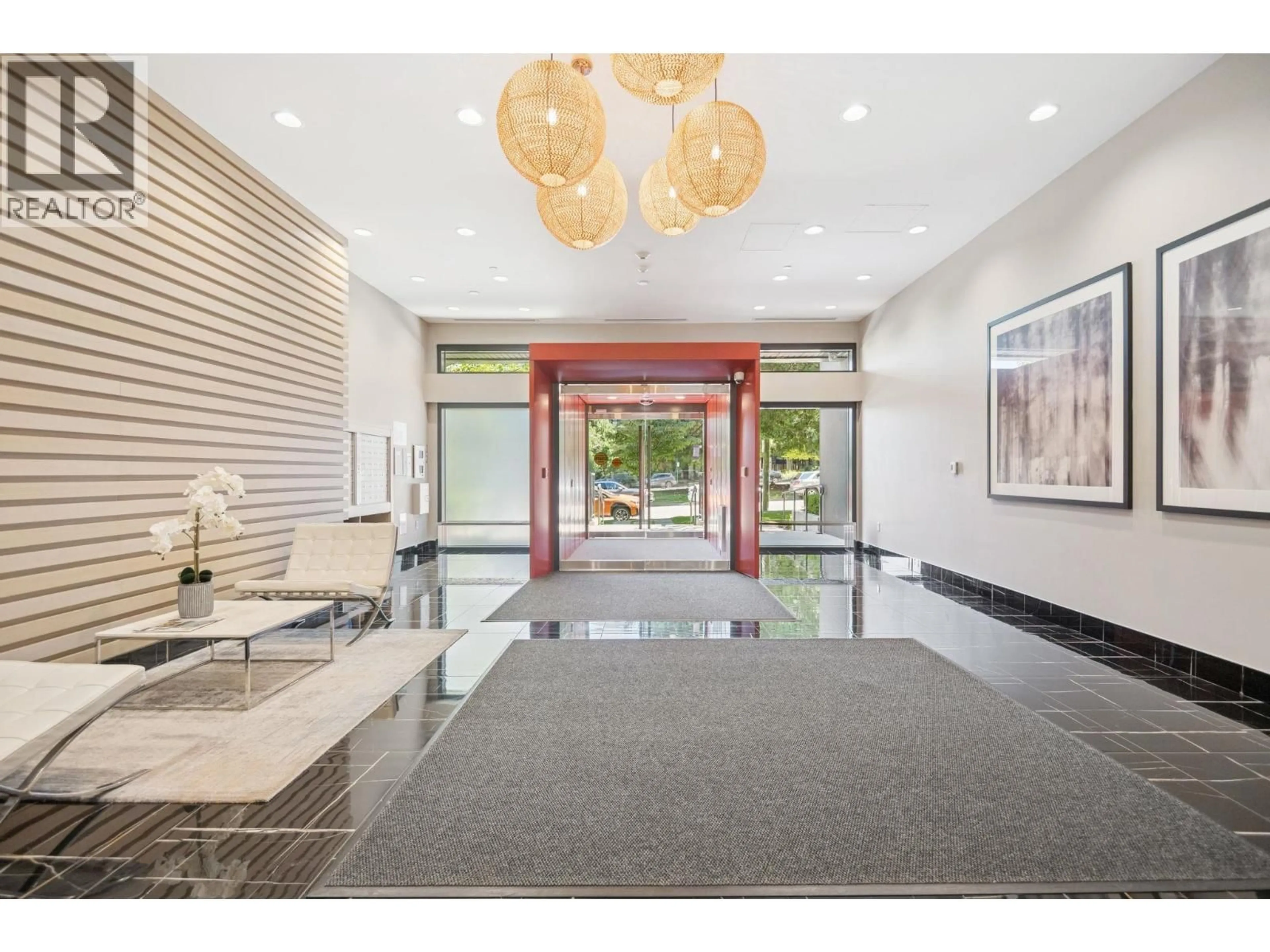 Lobby for 301 - 4427 CAMBIE STREET, Vancouver British Columbia V5Z2Y8