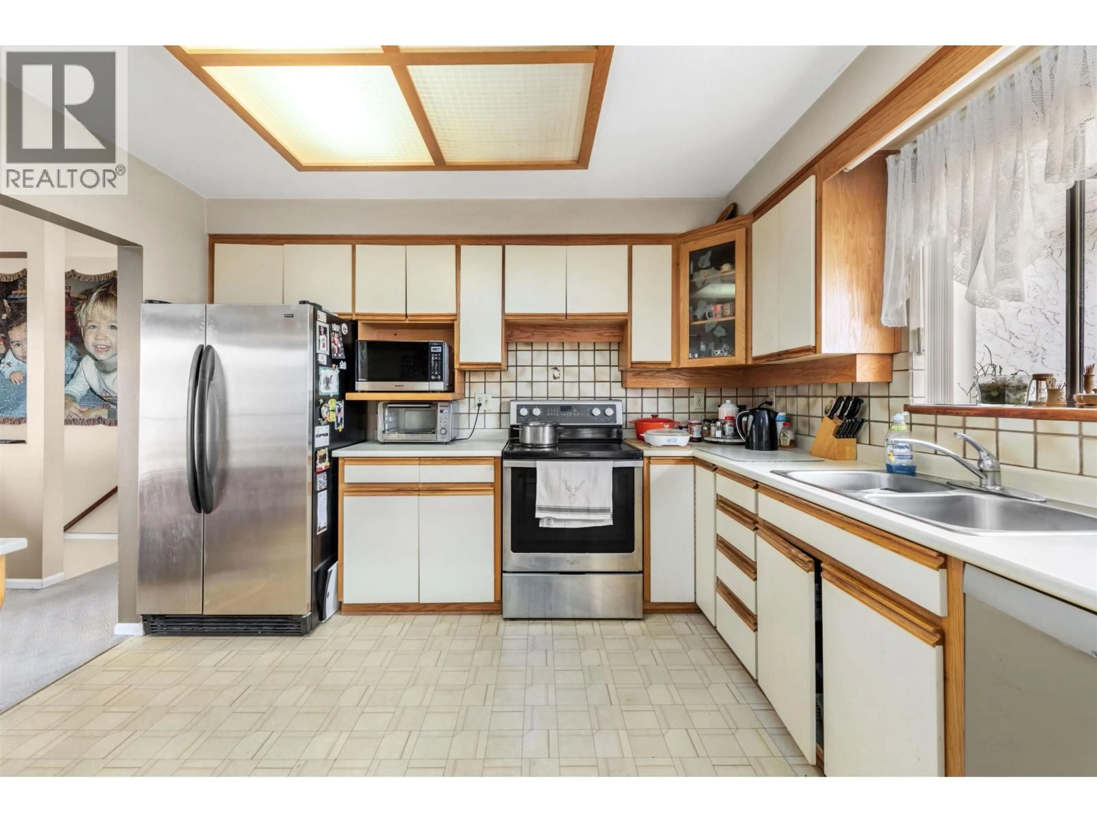 Standard kitchen, unknown for 3481 DIEPPE DRIVE, Vancouver British Columbia V5M4C8