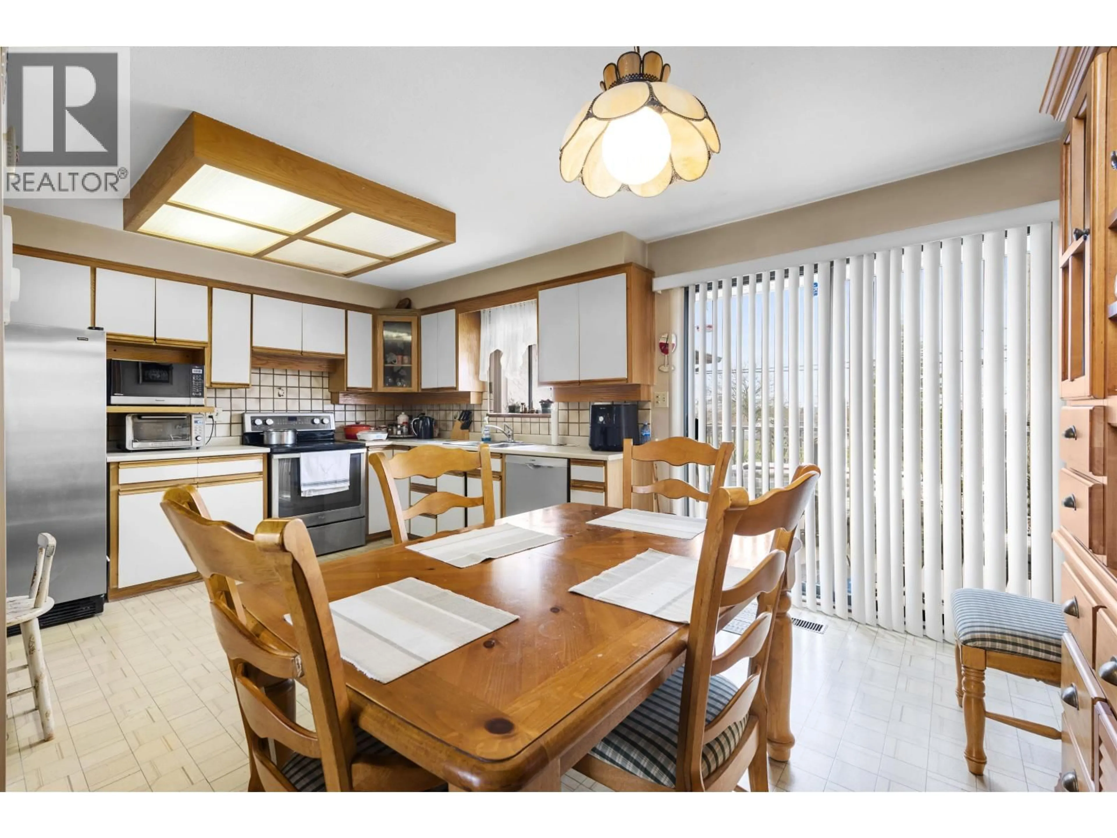 Open concept kitchen, unknown for 3481 DIEPPE DRIVE, Vancouver British Columbia V5M4C8