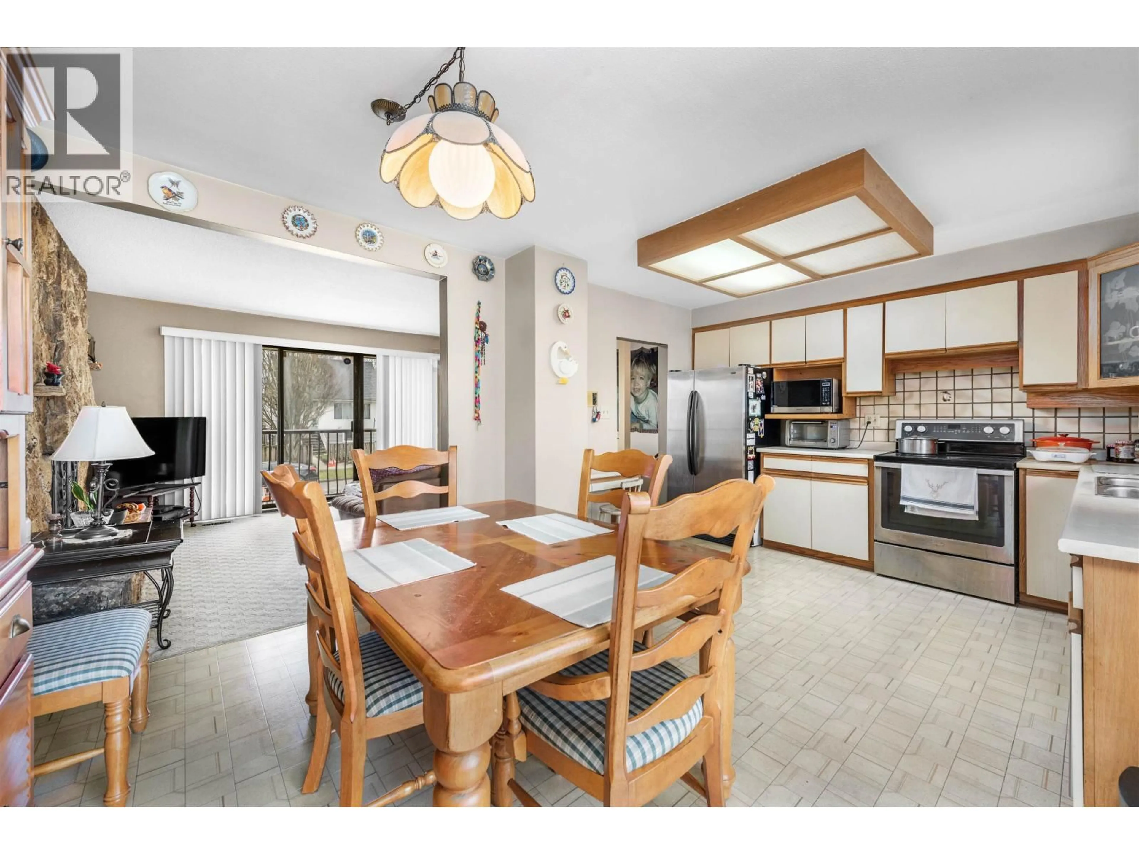 Open concept kitchen, ceramic/tile floor for 3481 DIEPPE DRIVE, Vancouver British Columbia V5M4C8