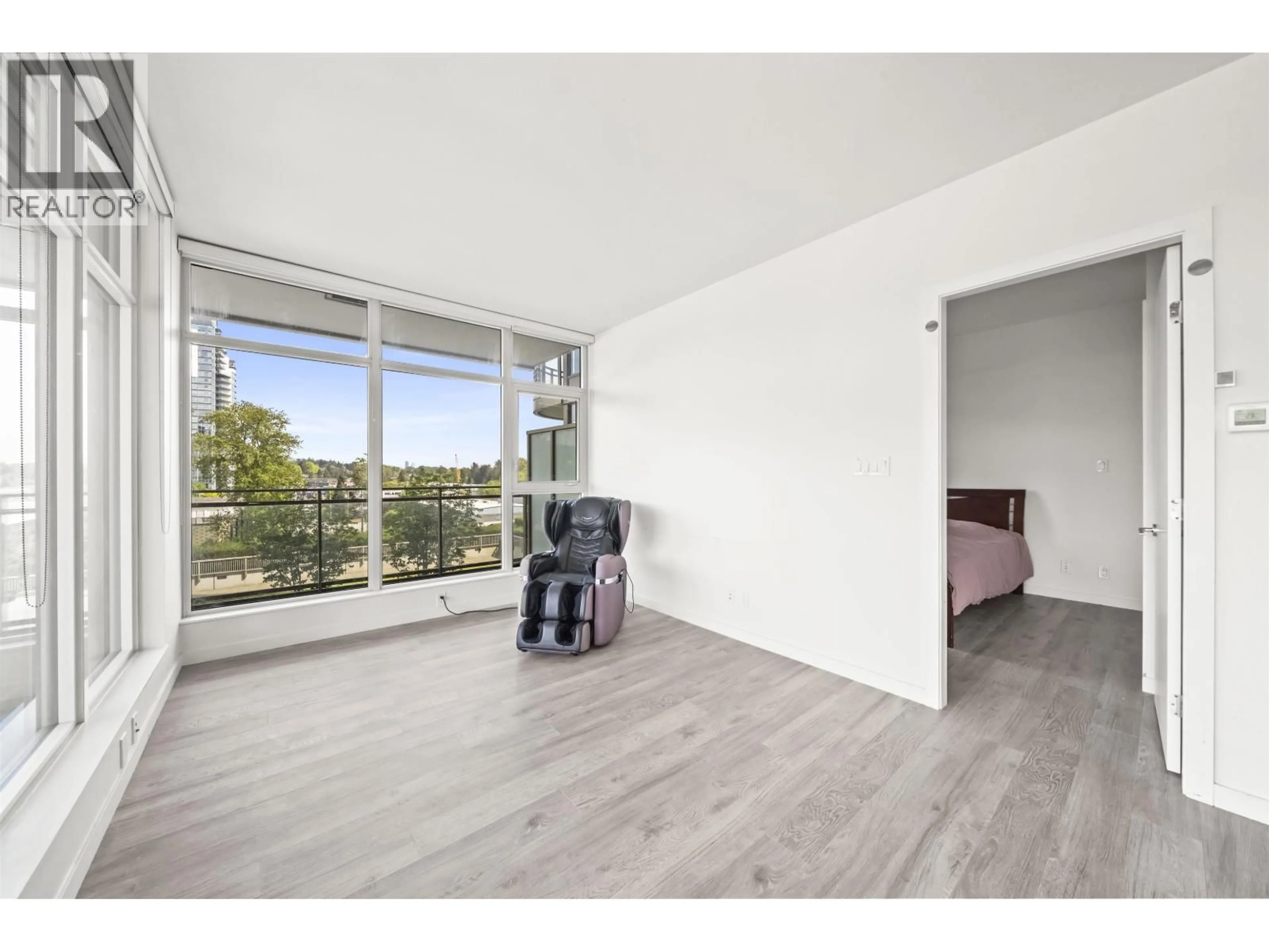 A pic of a room for 501 - 5333 GORING STREET, Burnaby British Columbia V5B3A2