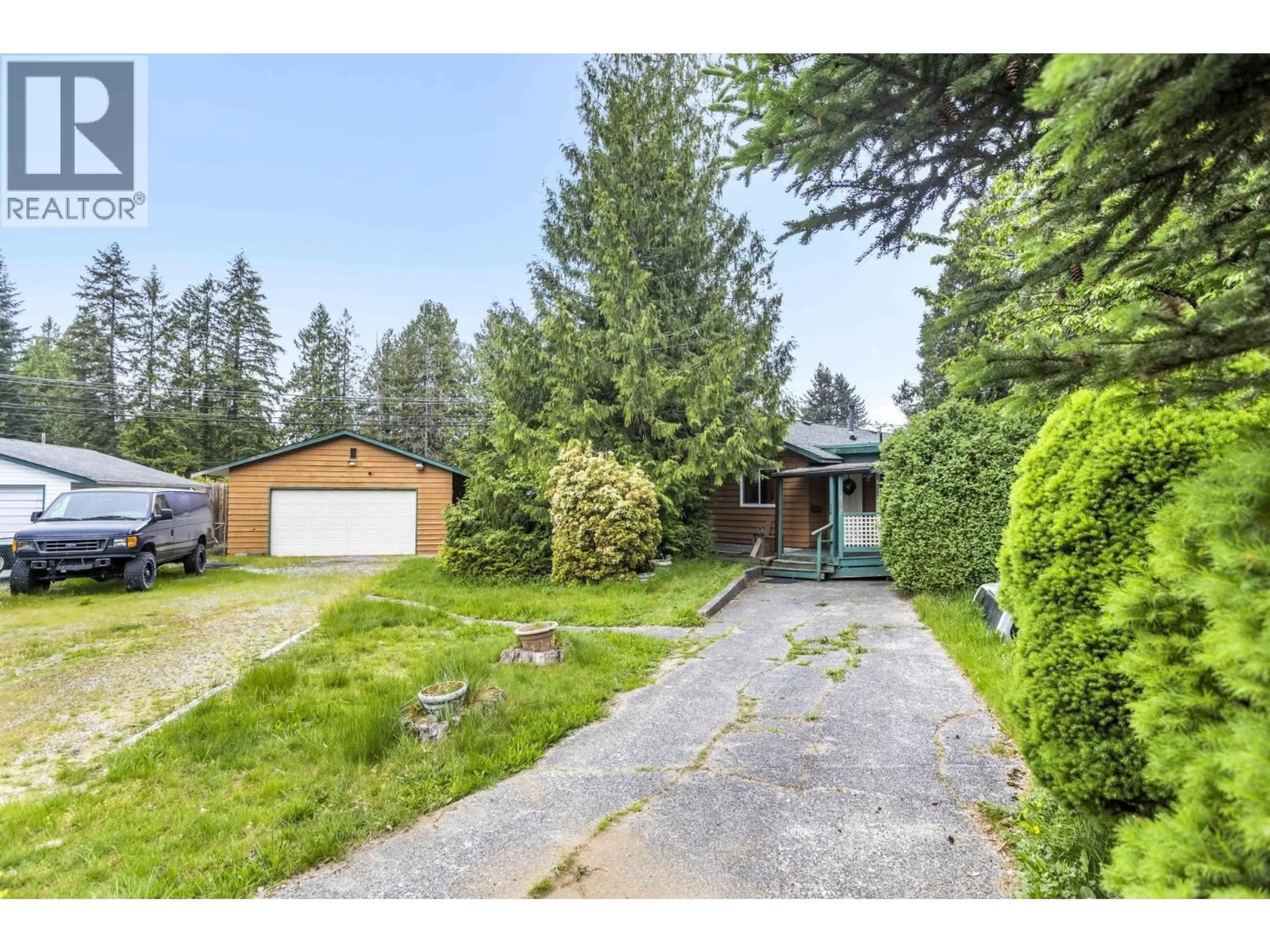 A pic from outside/outdoor area/front of a property/back of a property/a pic from drone, street for 11750 FRASERVIEW STREET, Maple Ridge British Columbia V2X8A8