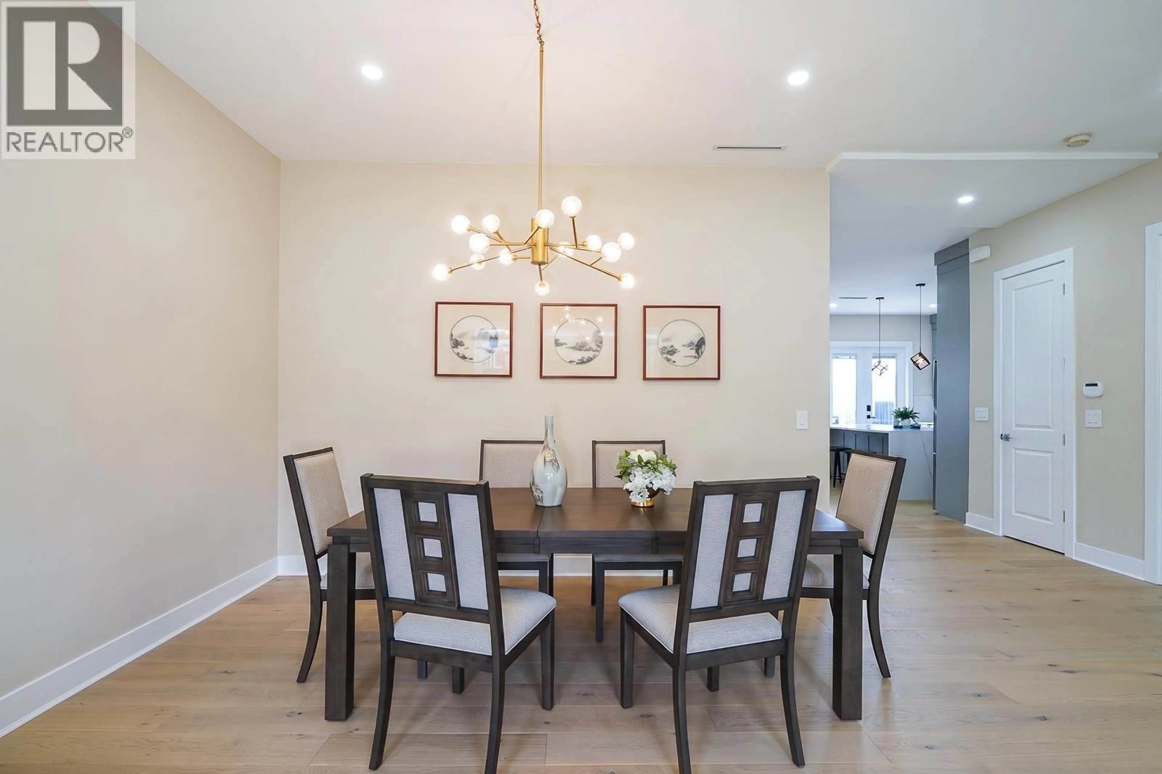 Dining room, wood/laminate floor for 4643 BOND STREET, Burnaby British Columbia V5H1G7