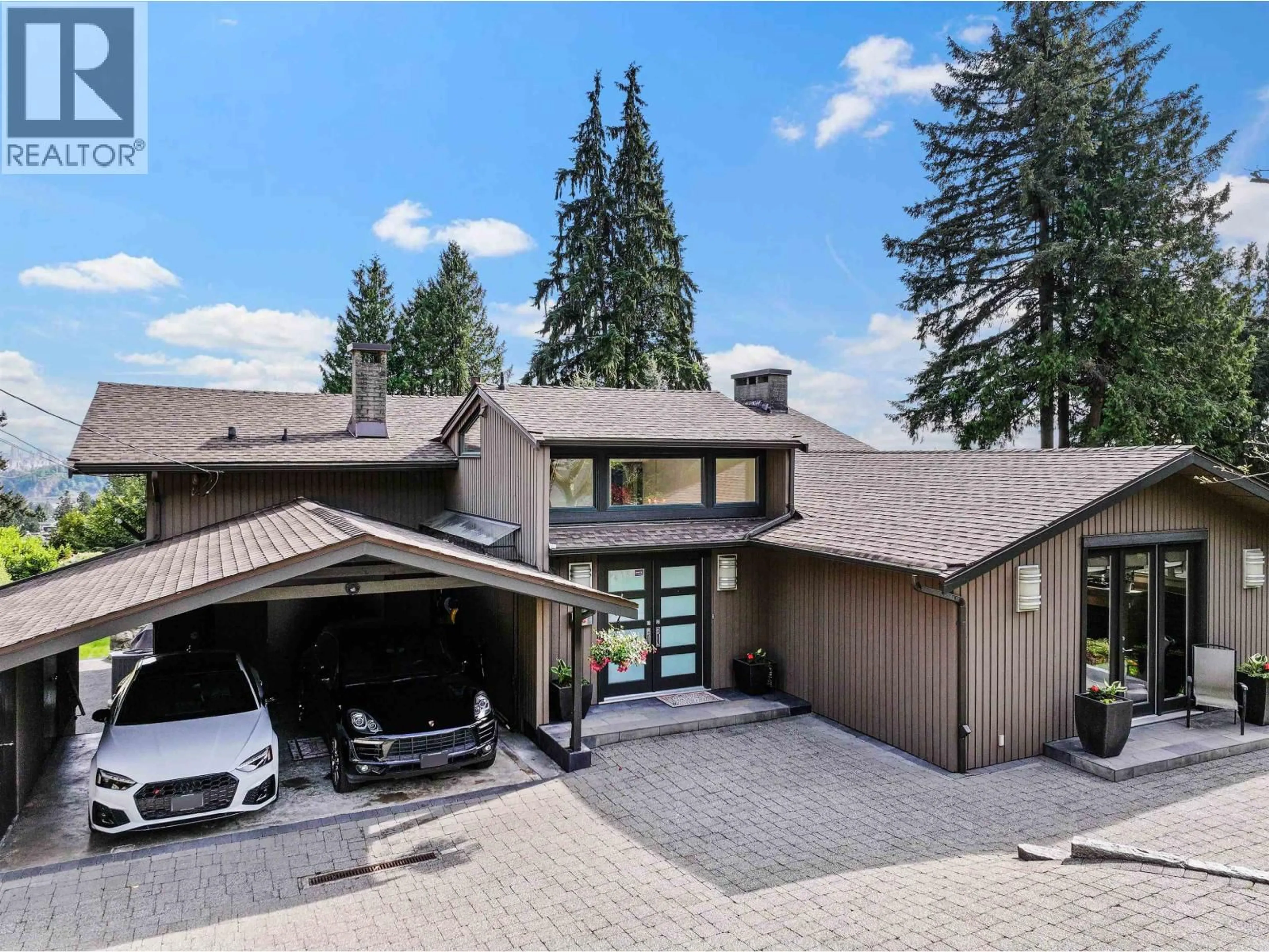 A pic from outside/outdoor area/front of a property/back of a property/a pic from drone, street for 1240 NEPAL CRESCENT, West Vancouver British Columbia V7T2H3