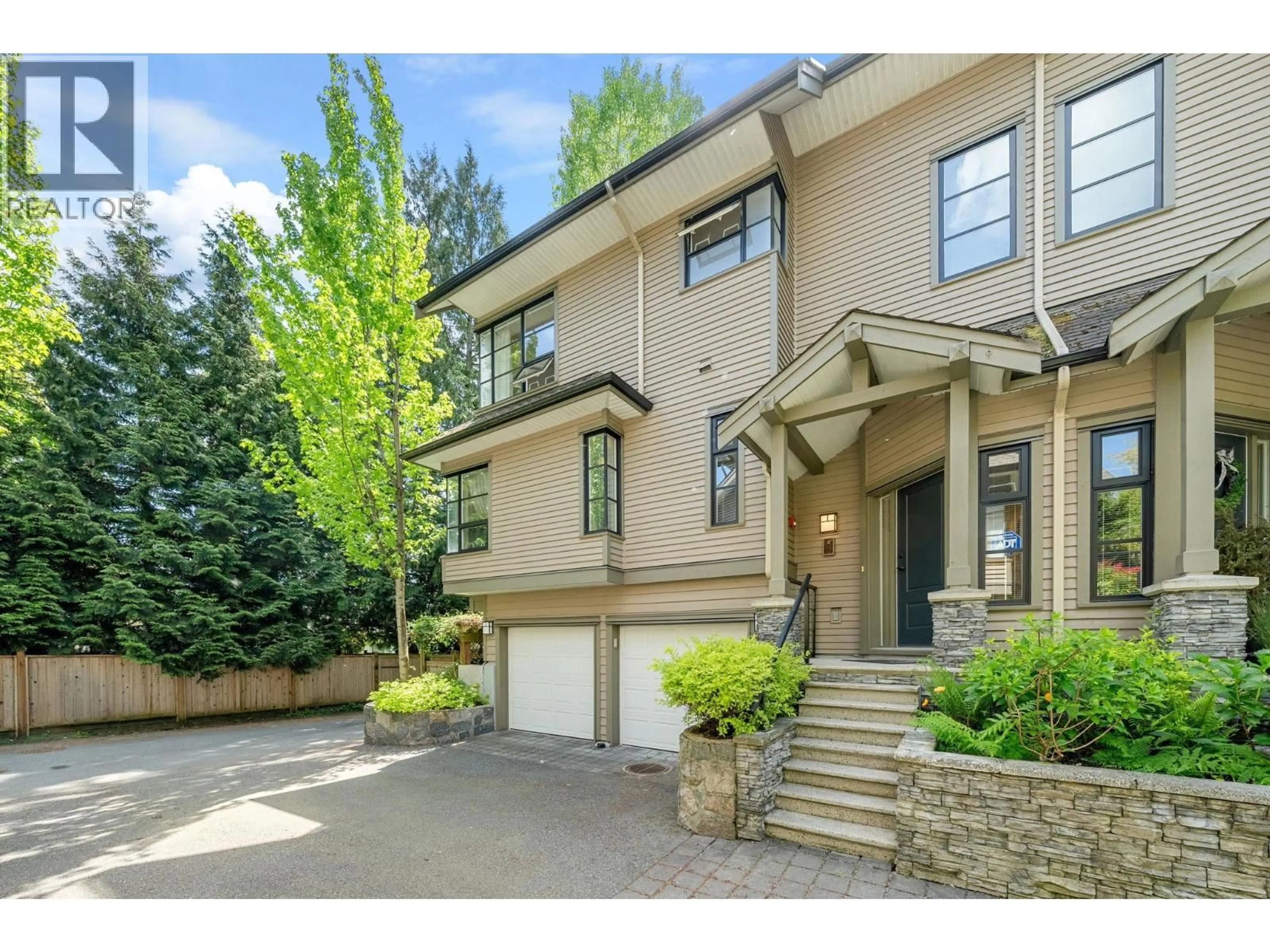 Unknown for 15 - 3150 SUNNYHURST ROAD, North Vancouver British Columbia V7K2G3