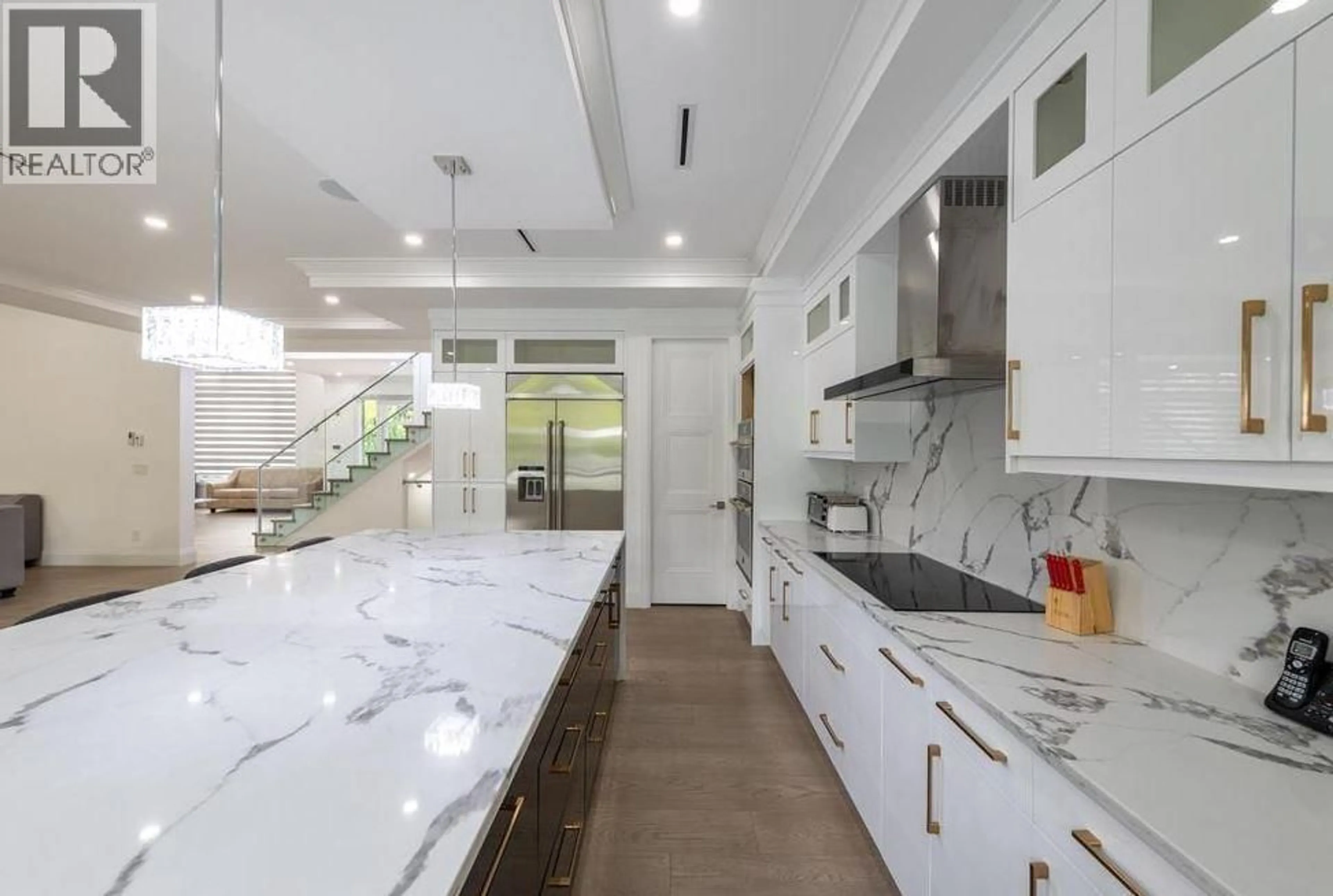 Contemporary kitchen, ceramic/tile floor for 3560 HIGHLAND BOULEVARD, North Vancouver British Columbia V7R2Y6