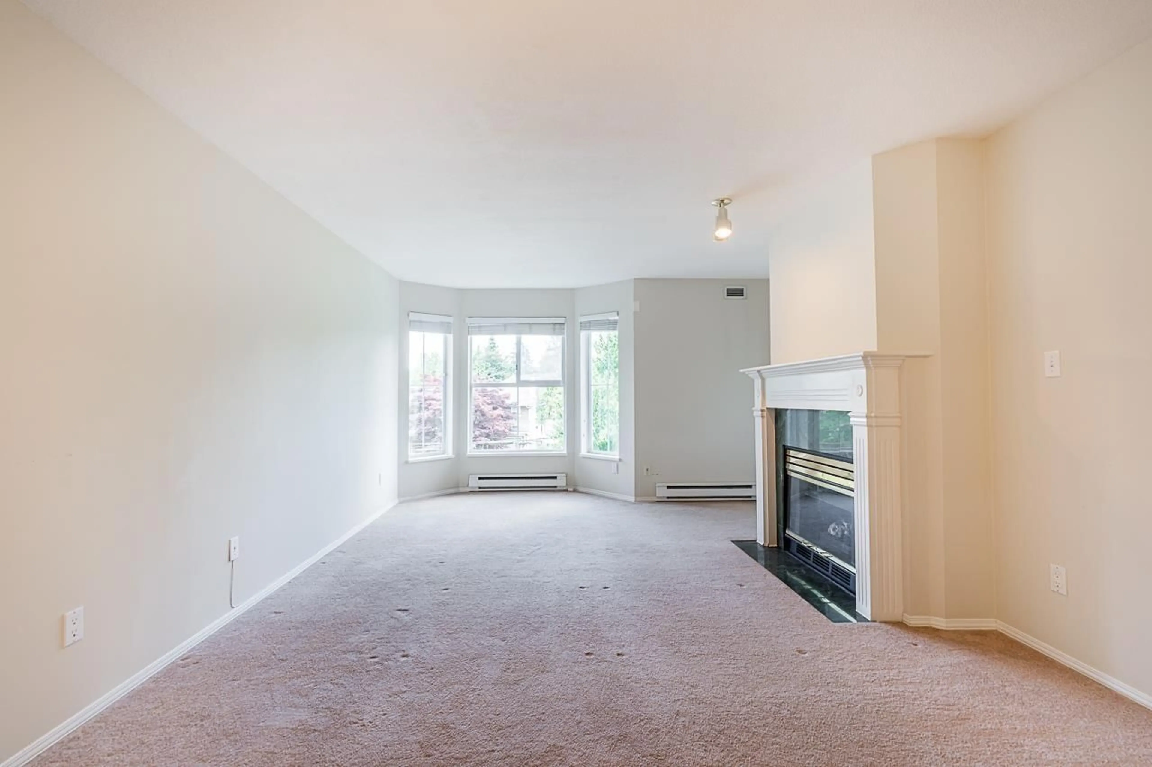 Living room with furniture, unknown for 314 - 15110 108 AVENUE, Surrey British Columbia V3R0T6