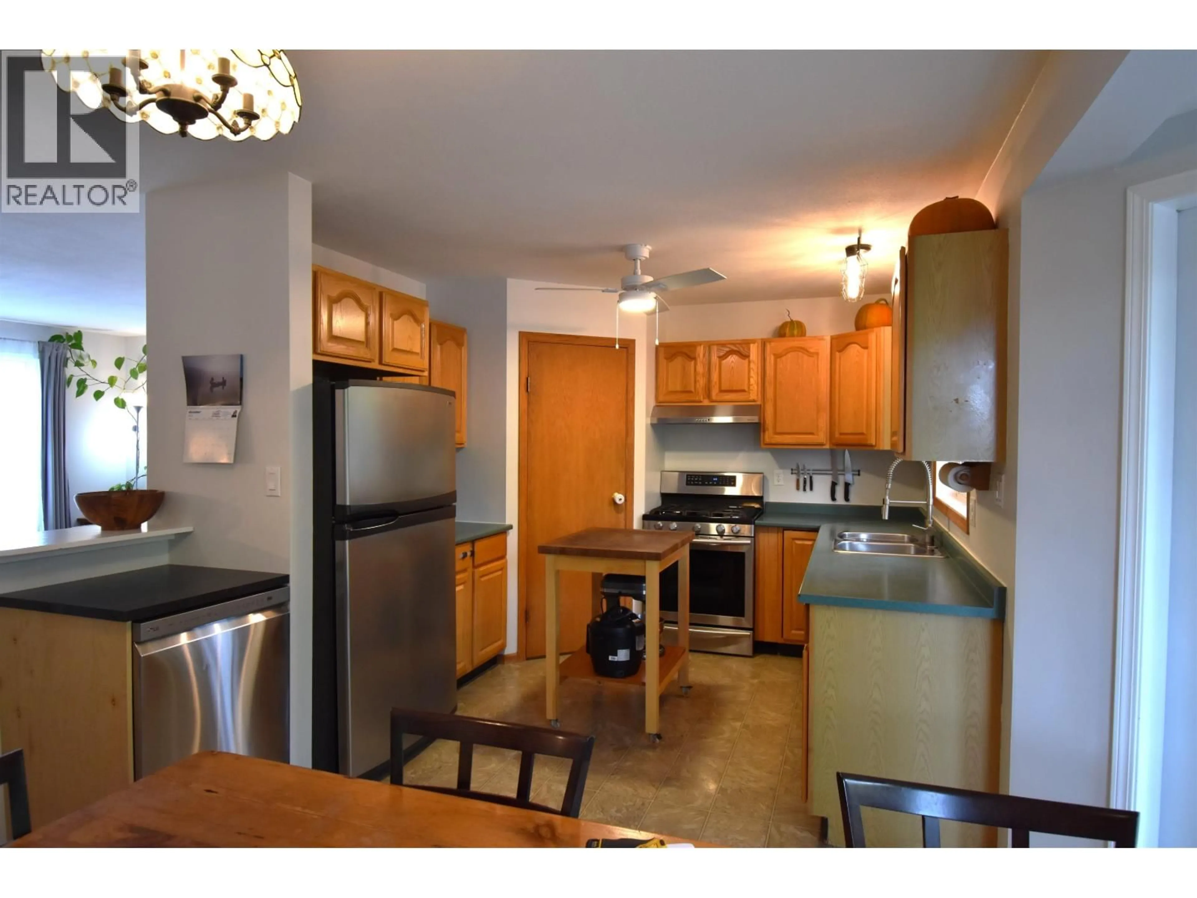 Open concept kitchen, unknown for 1455 WILLOW STREET, Telkwa British Columbia V0J2X0