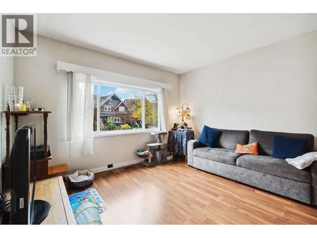 1649 GRANT STREET, Vancouver 2