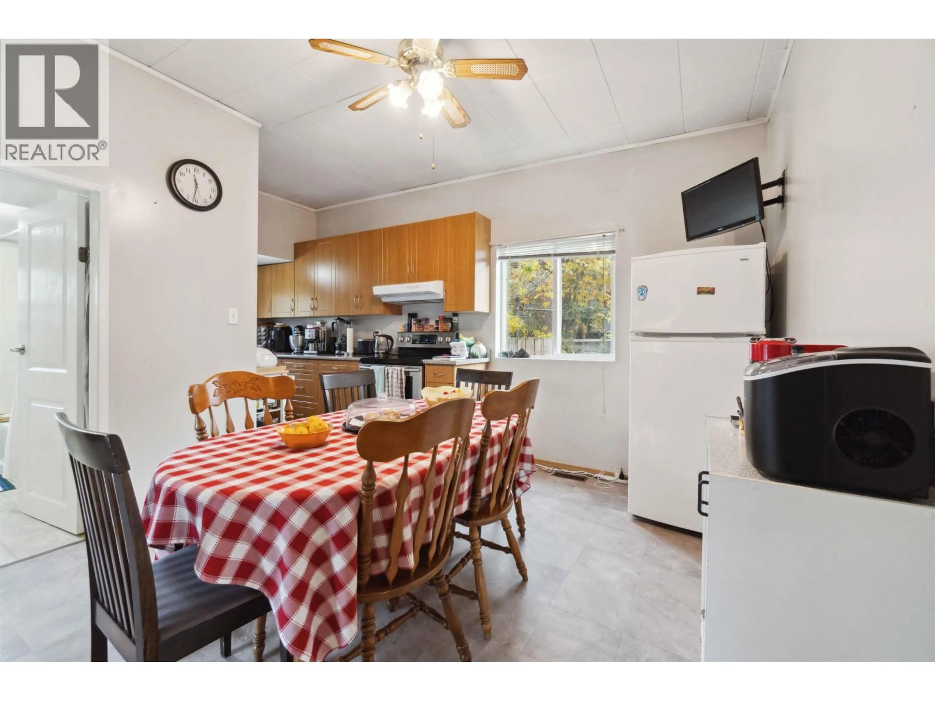 Standard kitchen, unknown for 1649 GRANT STREET, Vancouver British Columbia V5L2Y4