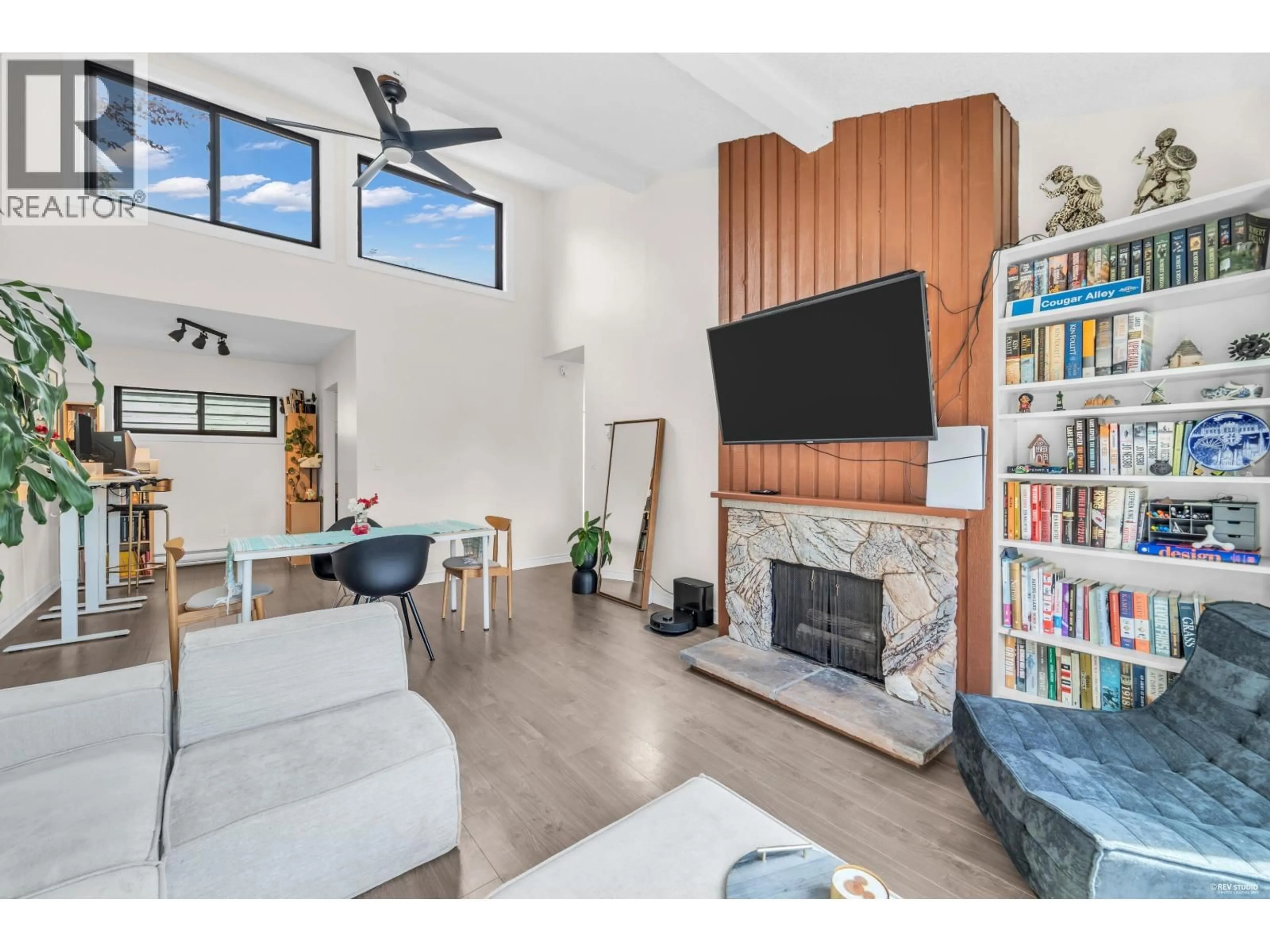 Living room with furniture, unknown for 214 - 11791 KING ROAD, Richmond British Columbia V7A3B5
