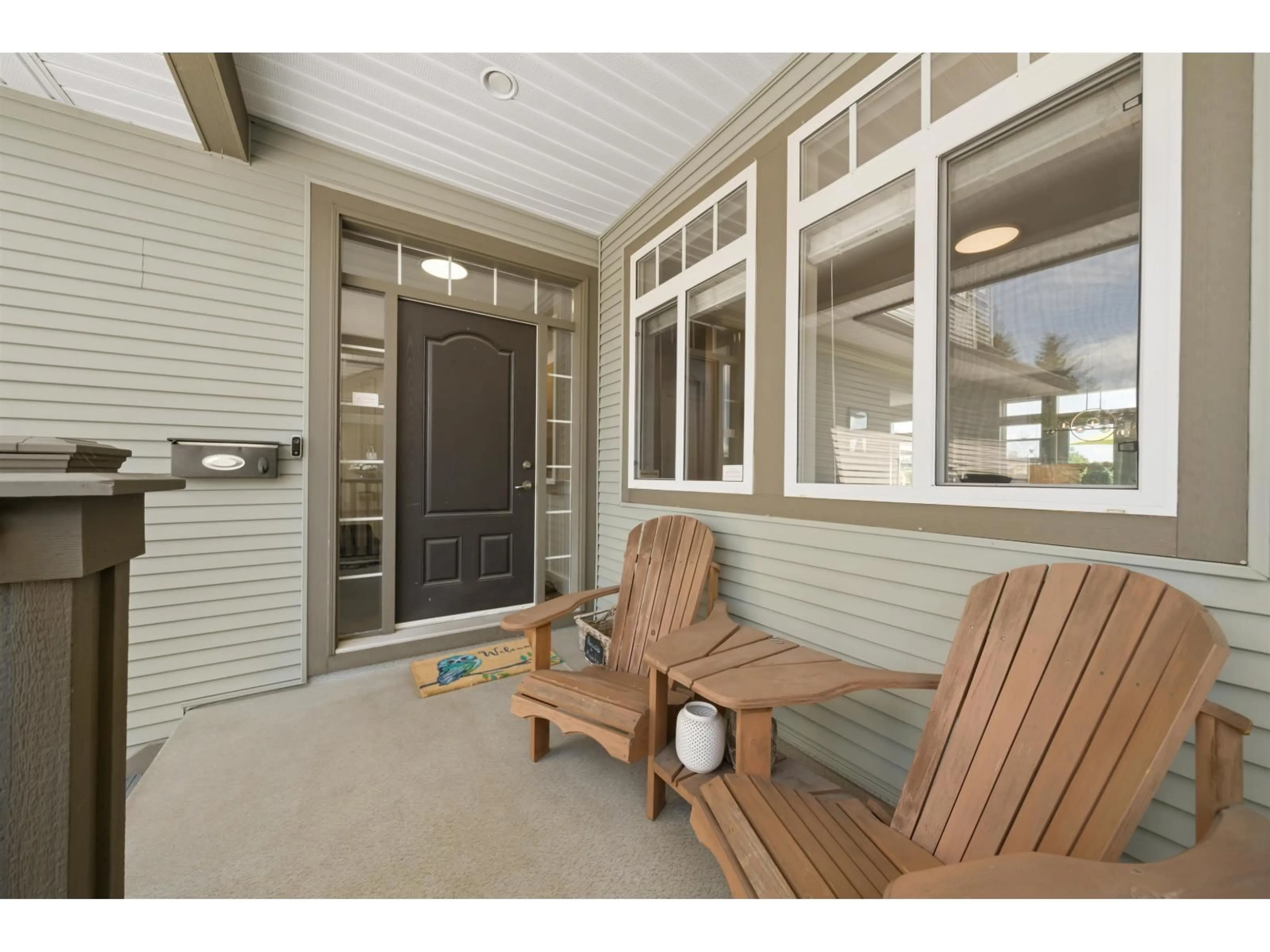 Indoor entryway for 2814 WOODLAND DRIVE, Langley British Columbia V2Y1C2