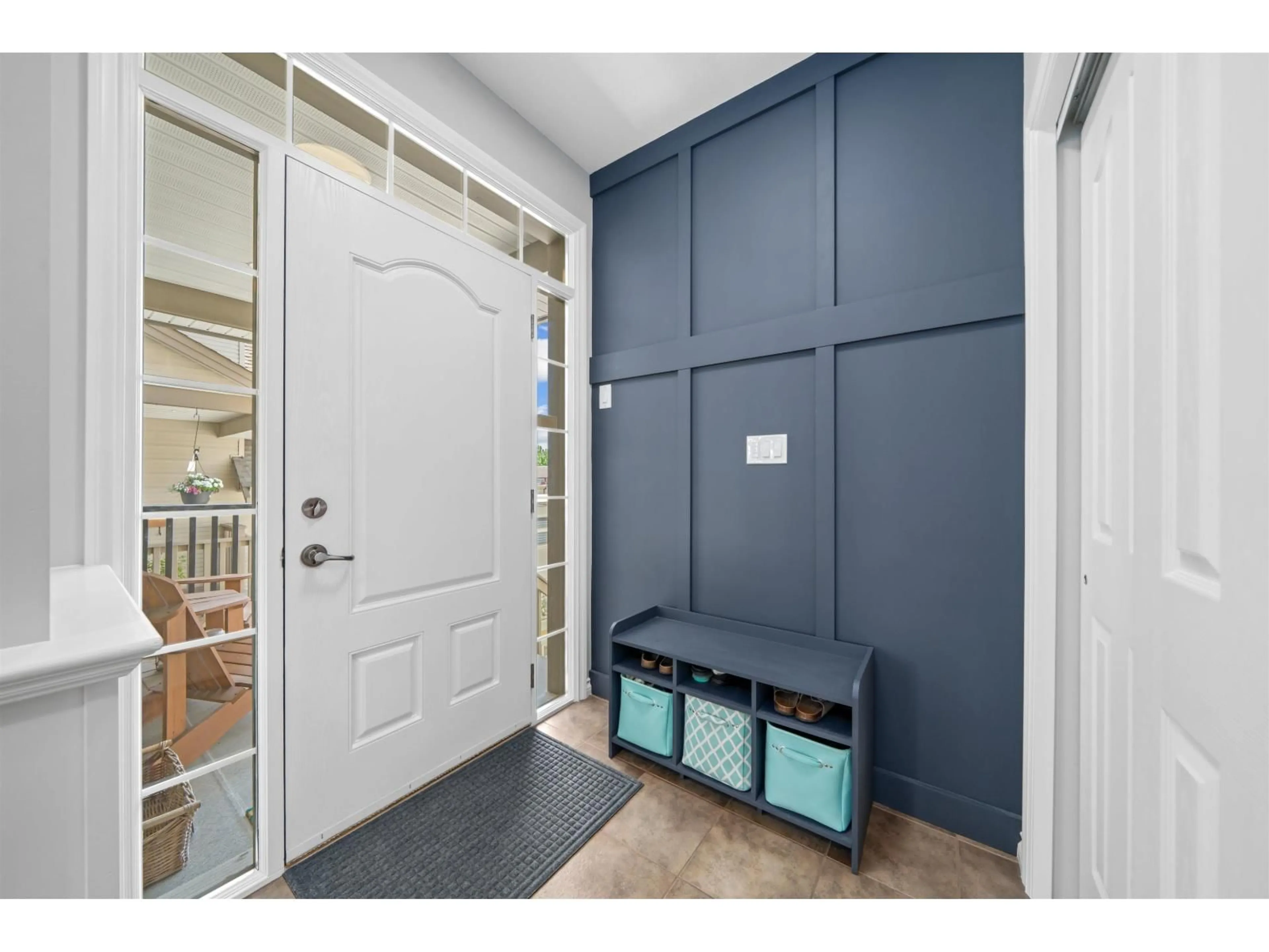 Indoor entryway for 2814 WOODLAND DRIVE, Langley British Columbia V2Y1C2