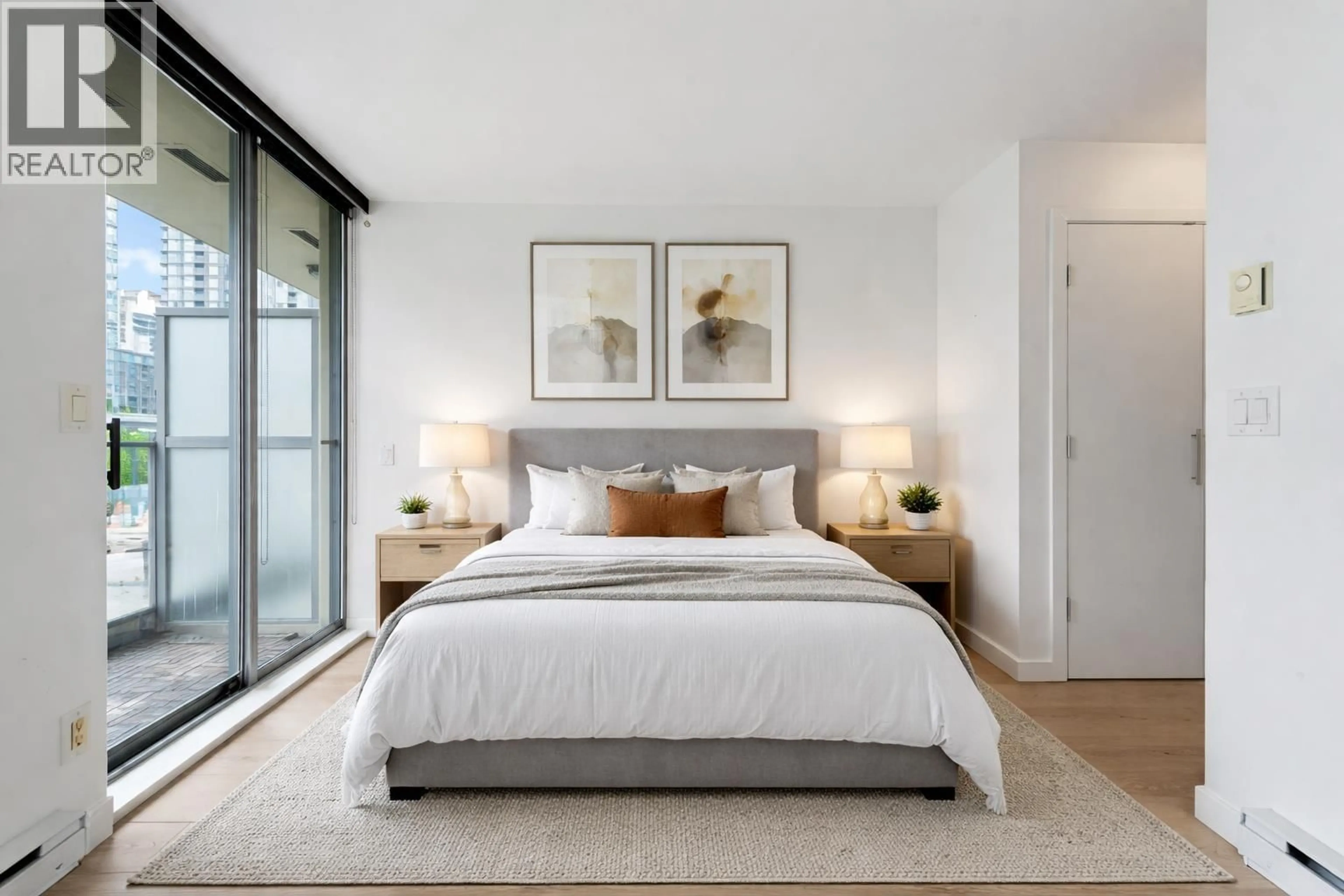 Bedroom with bed, unknown for 509 - 1225 RICHARDS STREET, Vancouver British Columbia V6B1E6