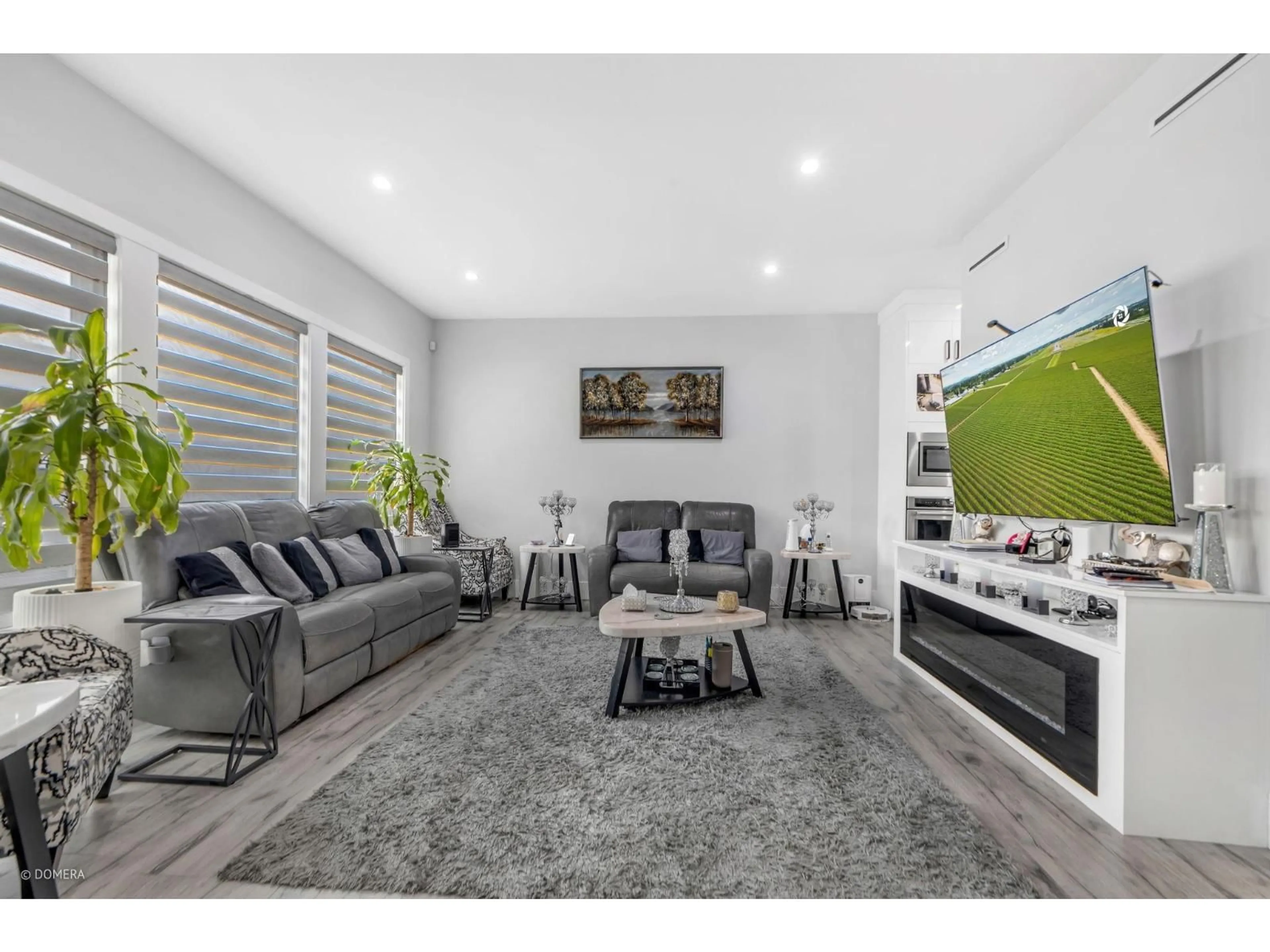 Living room with furniture, unknown for 14477 101 AVENUE, Surrey British Columbia V3R0B7