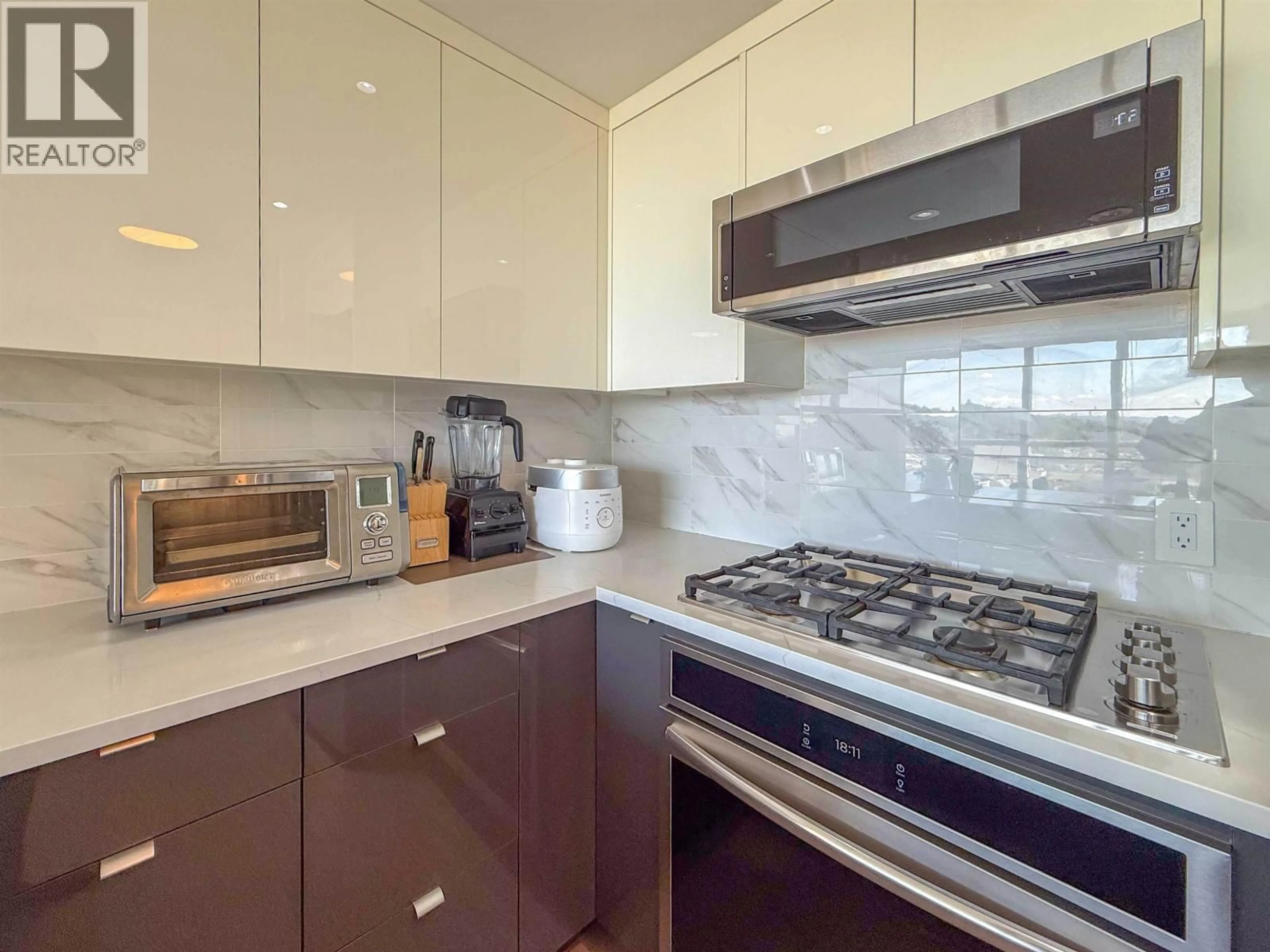 Standard kitchen, ceramic/tile floor for 1106 - 2978 GLEN DRIVE, Coquitlam British Columbia V3B0C3